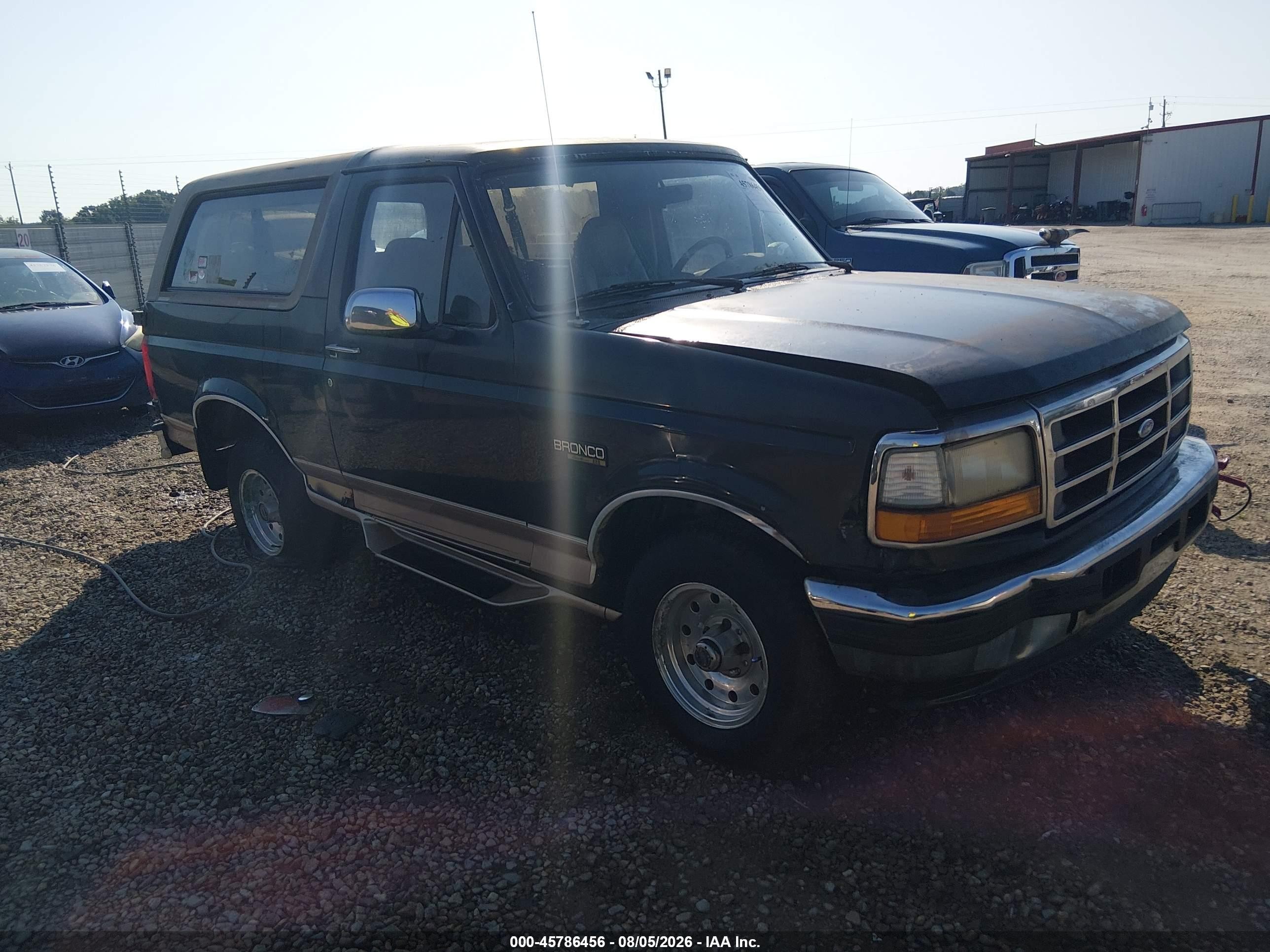 1996 Ford Bronco Custom, VIN 1FMEU15H3TLA66703 — Normal wear