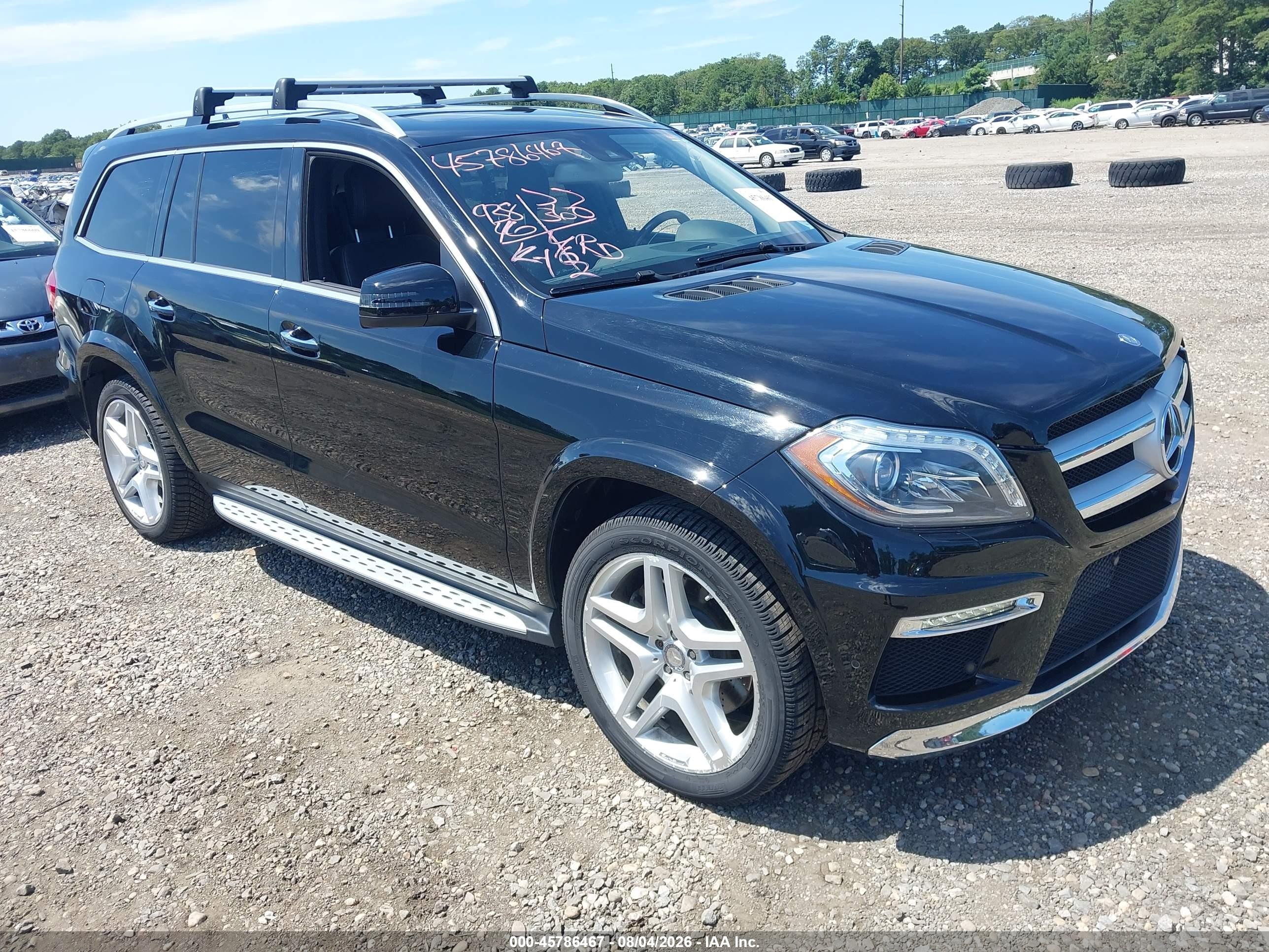 2015 Mercedes-Benz GL 550, VIN 4JGDF7DEXFA606113 — Normal wear