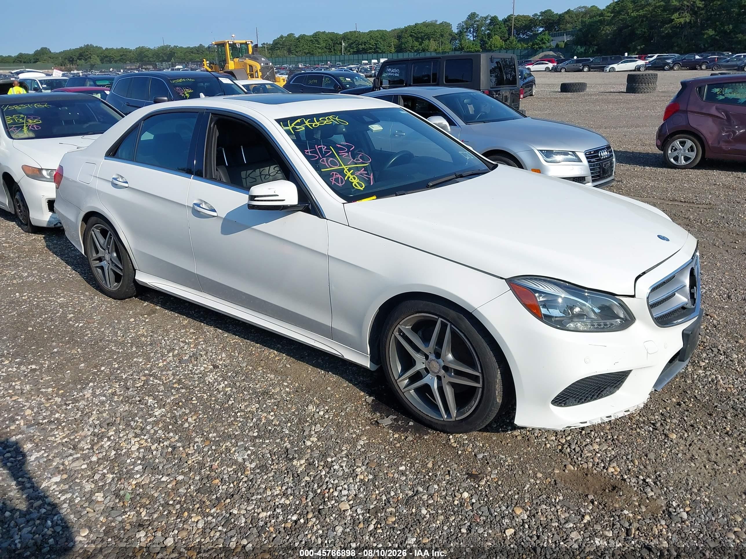 2016 Mercedes-Benz E 350 Luxury, VIN WDDHF8JB9GB245416 — Зад