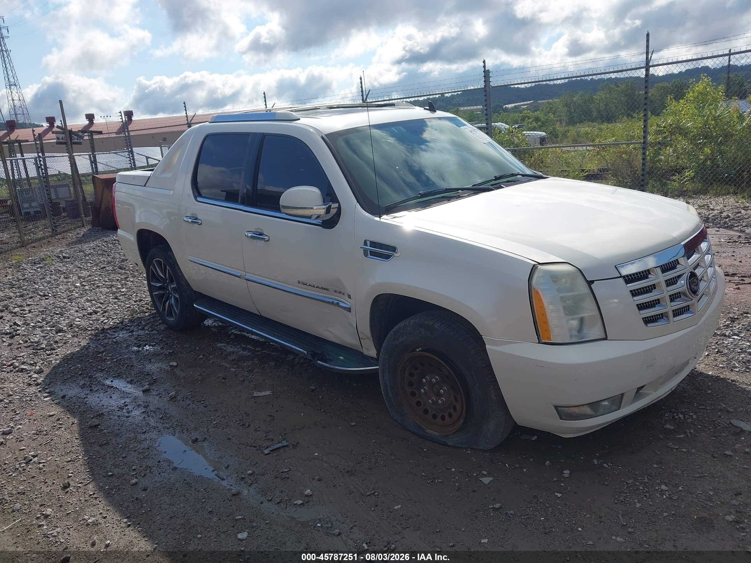 2007 Cadillac Escalade EXT, VIN 3GYFK62867G133162 — Rear end
