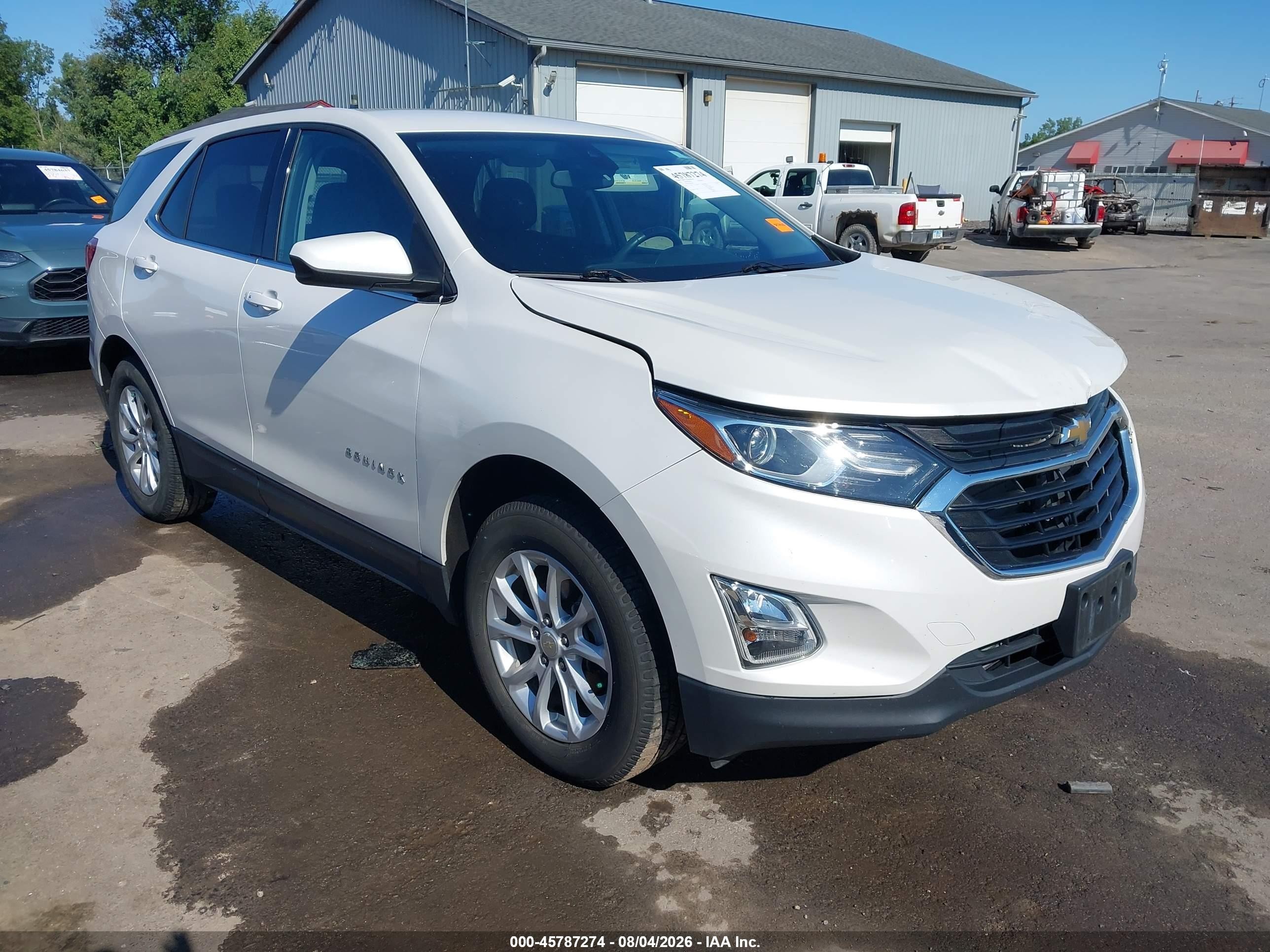 2020 Chevrolet Equinox LT, VIN 3GNAXUEV6LS651021 — Front end