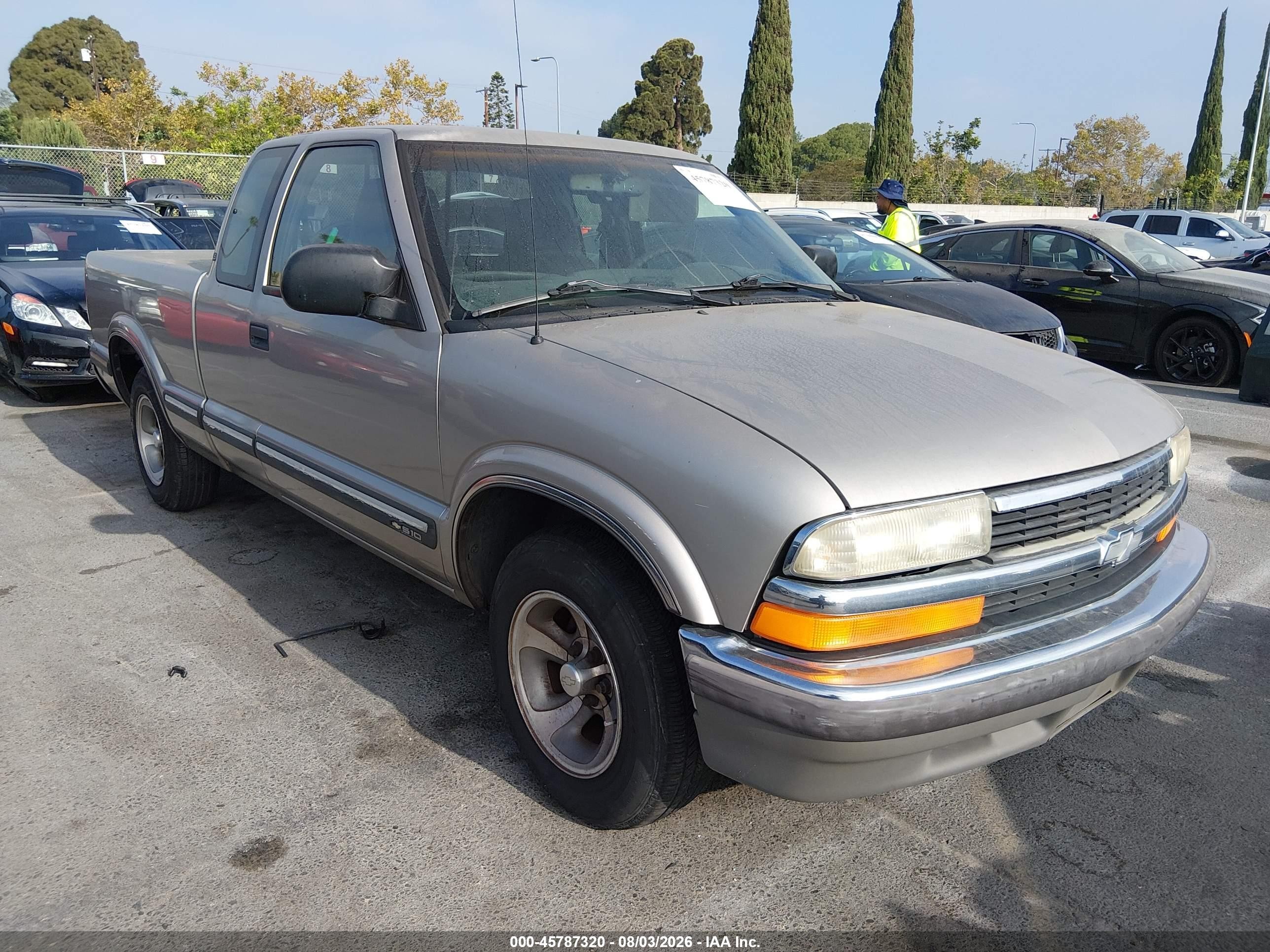 1998 Chevrolet S-10 LS, VIN 1GCCS19X6W8252701 — Theft recovery