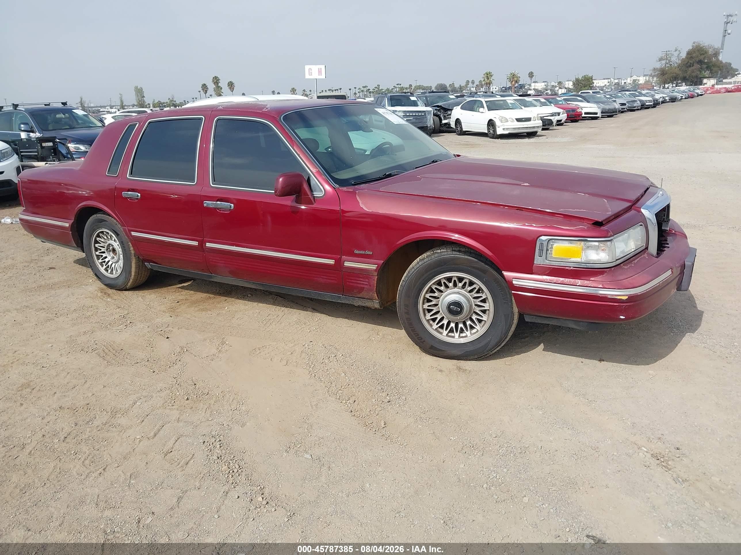 1997 Lincoln Town Car Executive, VIN 1LNLM81W3VY688857 — Normal wear