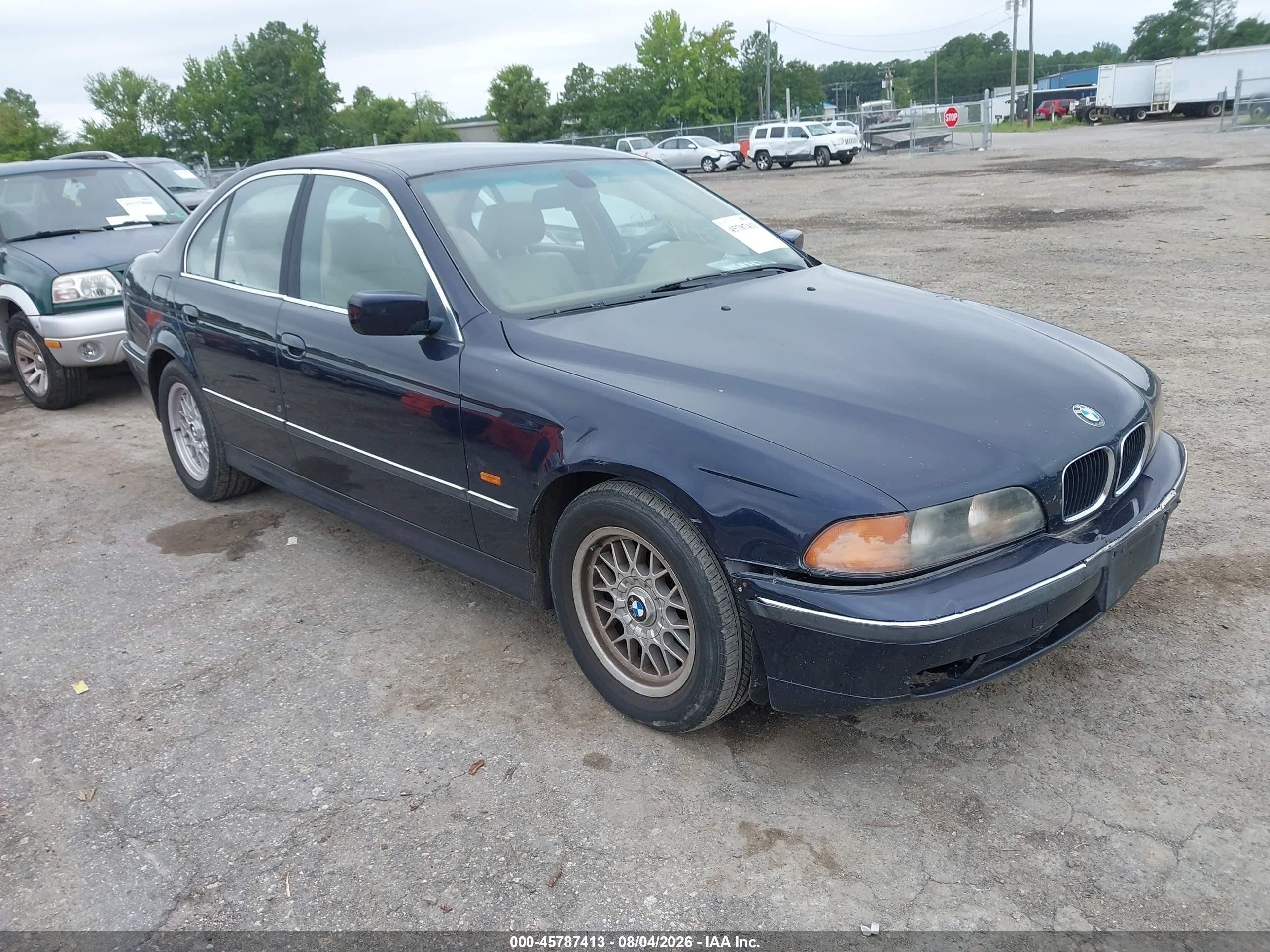 2000 BMW 5 Series 528i, VIN WBADM6341YGU23354 — Перед