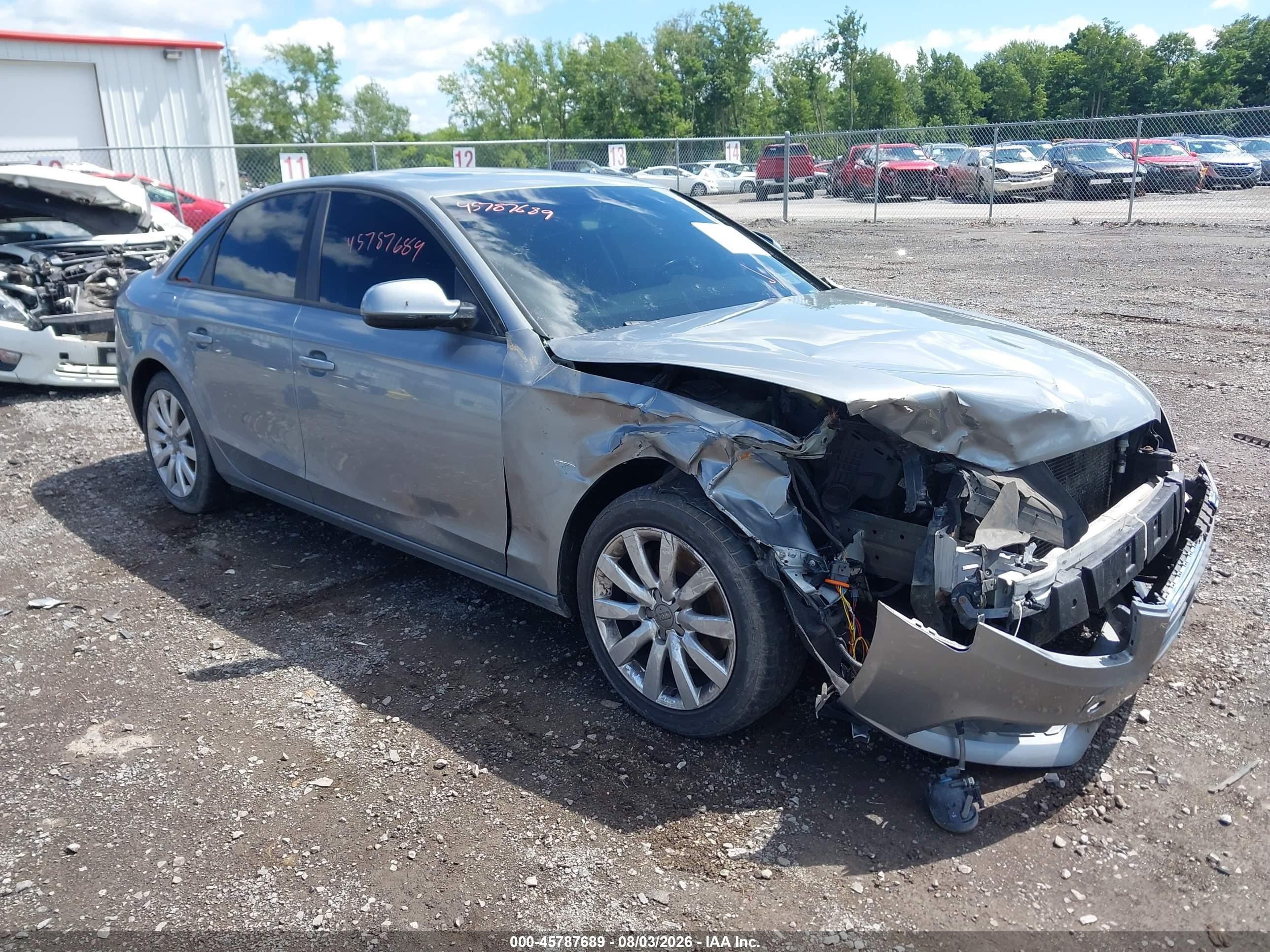 2010 Audi A4 Premium, VIN WAUDFAFL1AN007421 — Перед