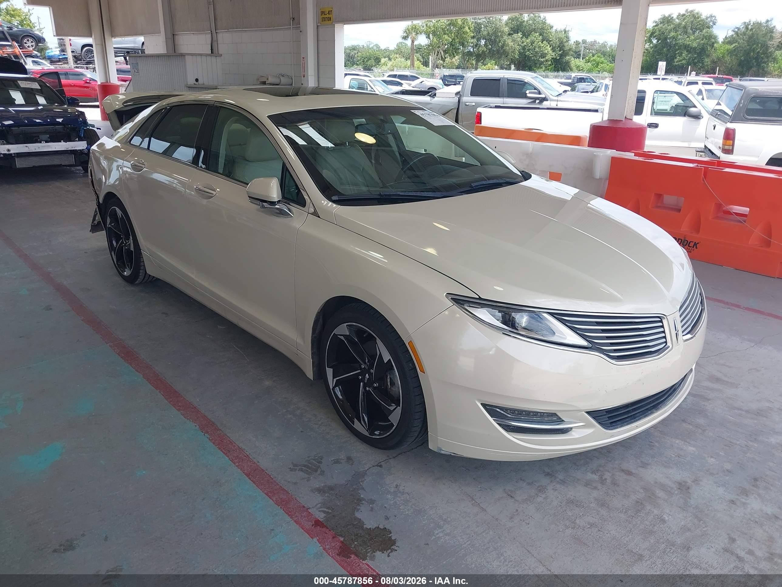 2016 Lincoln MKZ Hybrid, VIN 3LN6L2LU9GR620427 — Зад
