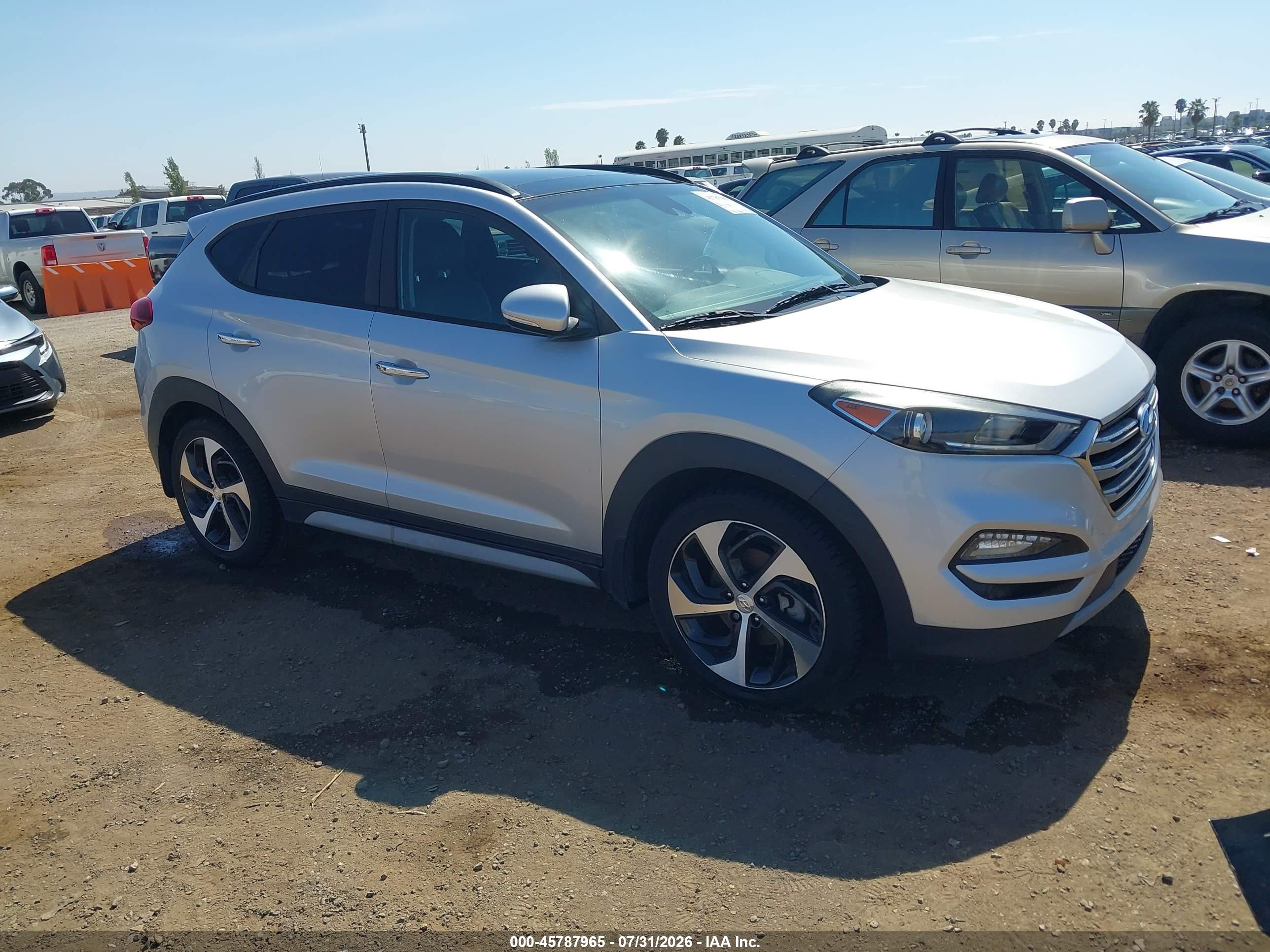 2017 Hyundai Tucson Sport, VIN KM8J3CA22HU537904 — Normal wear