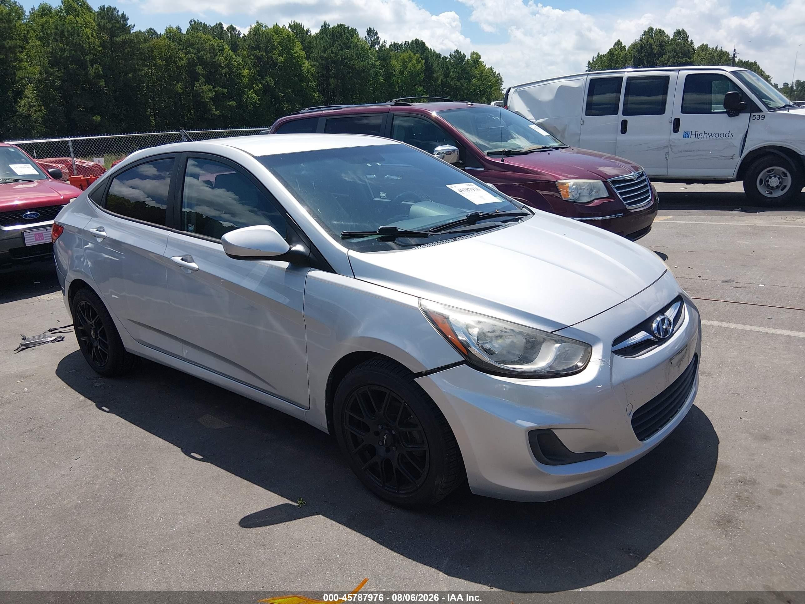 2014 Hyundai Accent GLS, VIN KMHCT4AE5EU642957 — Normal wear