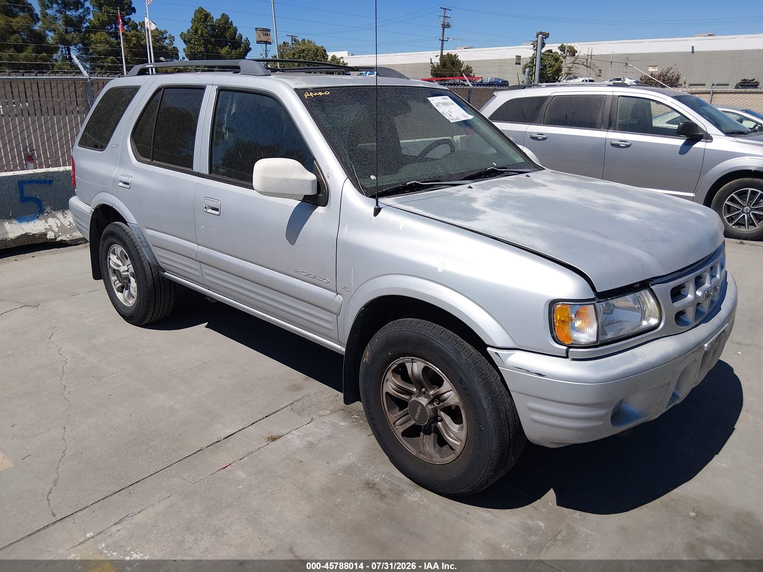 2000 Isuzu Rodeo S, VIN 4S2CK58W9Y4349907 — Normal wear