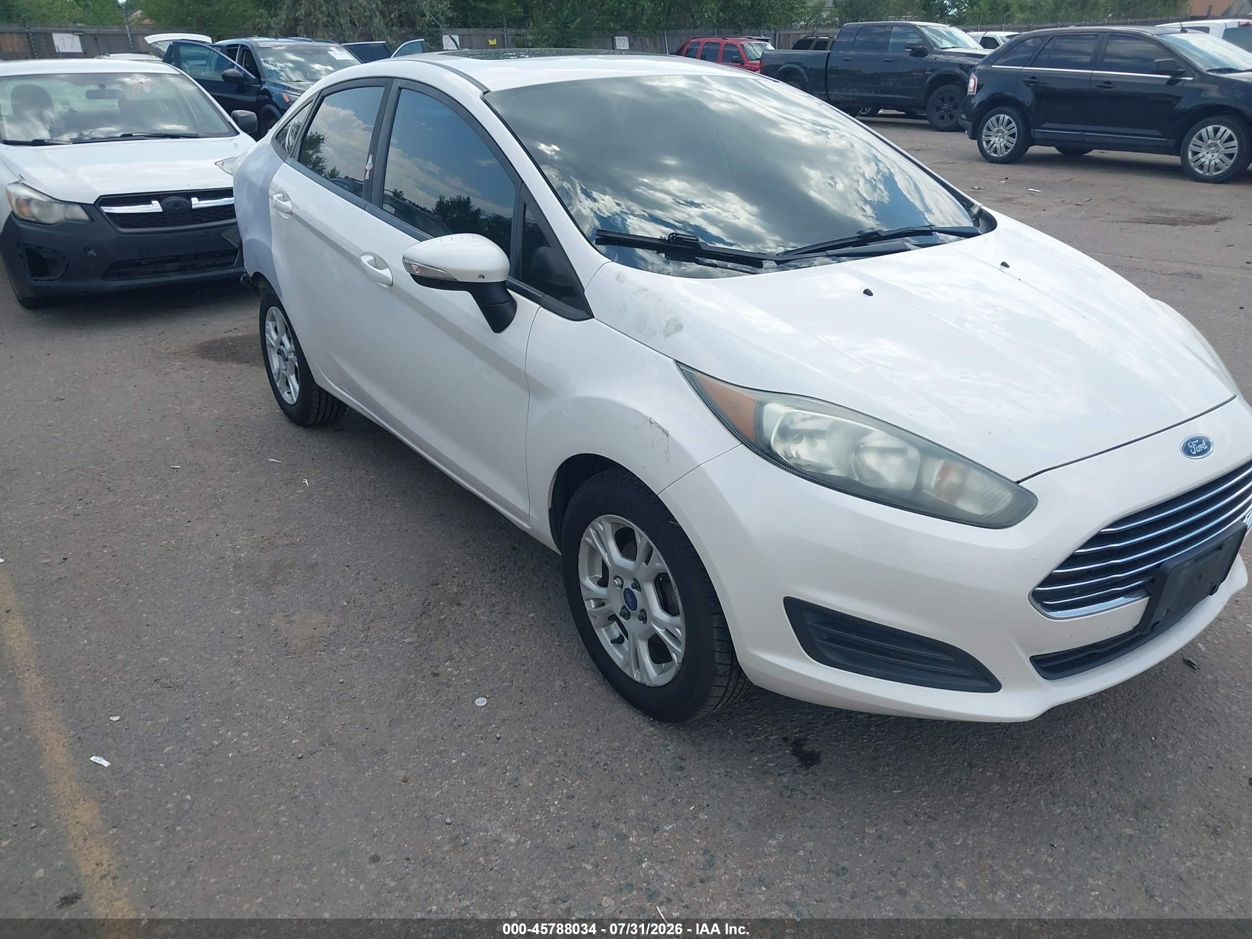 2016 Ford Fiesta SE, VIN 3FADP4BJ6GM147060 — Normal wear