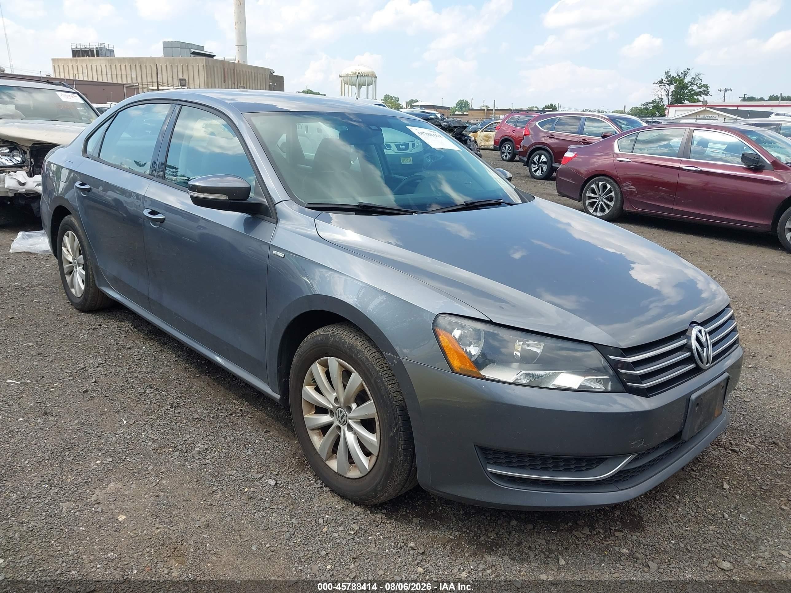2014 Volkswagen Passat S, VIN 1VWAT7A36EC103083 — Normal wear