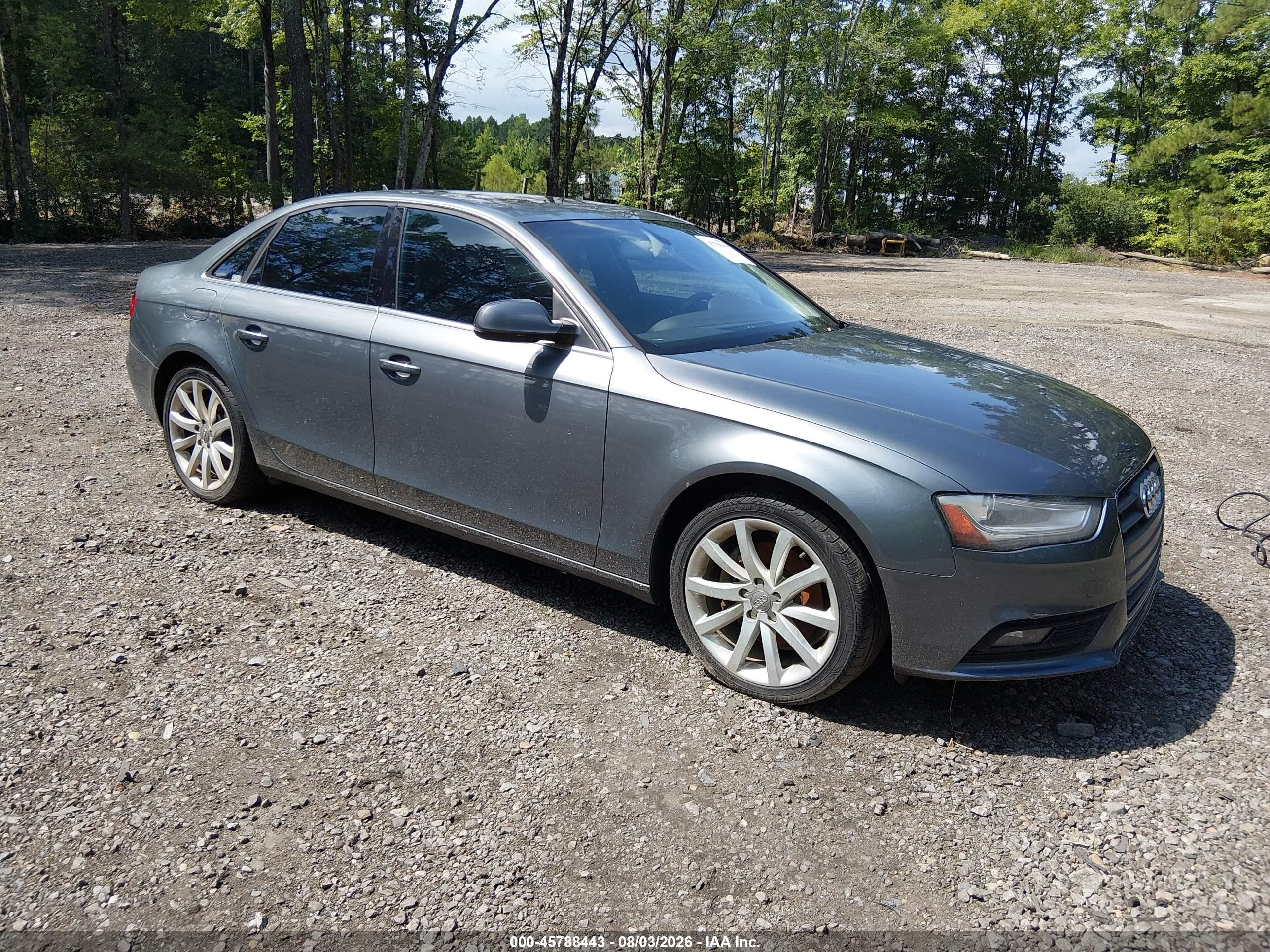 2013 Audi A4 Premium Plus, VIN WAUFFAFL9DN033553 — Normal wear