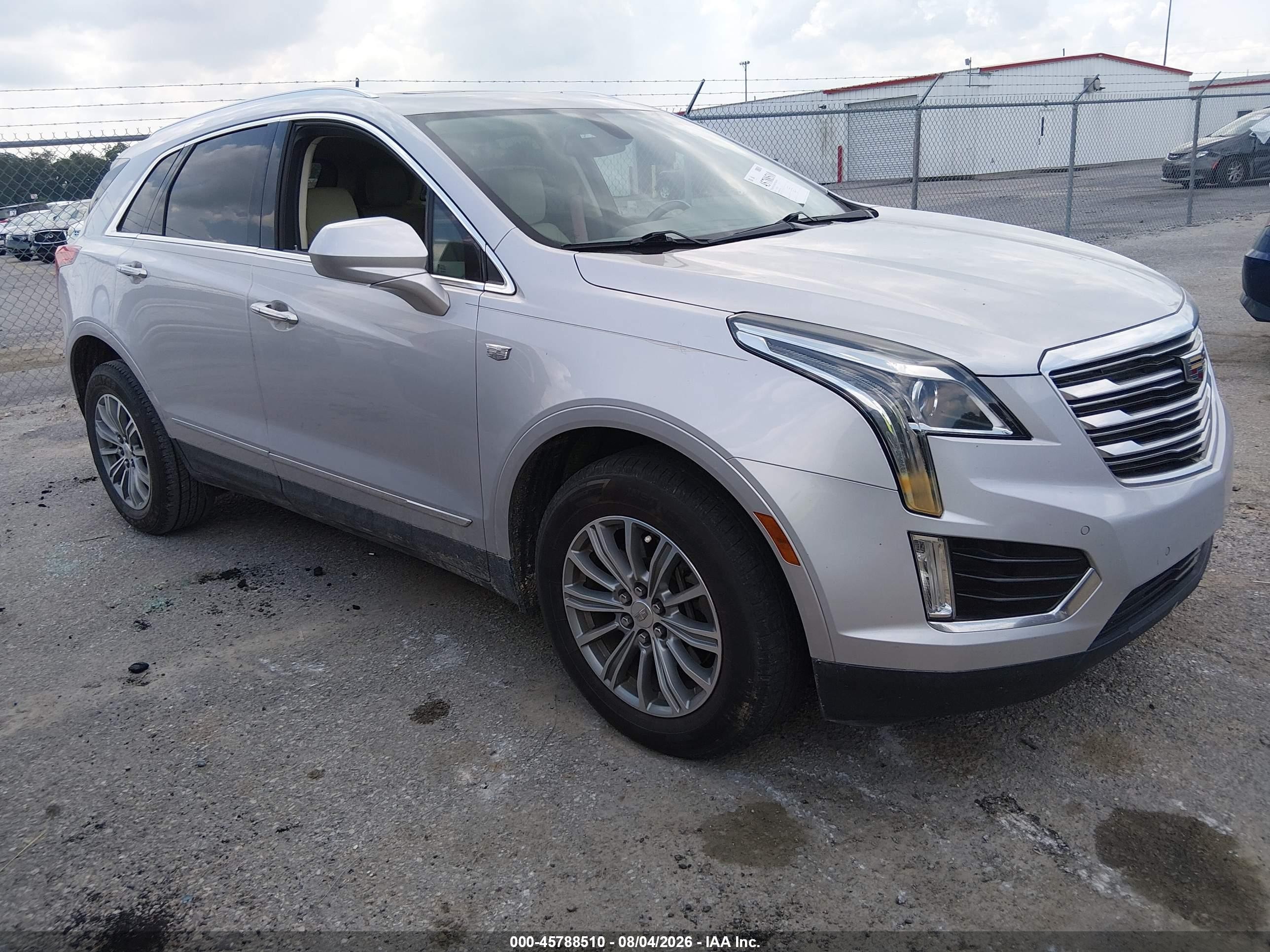 2017 Cadillac XT5 Luxury FWD, VIN 1GYKNBRS6HZ110174 — Rear end