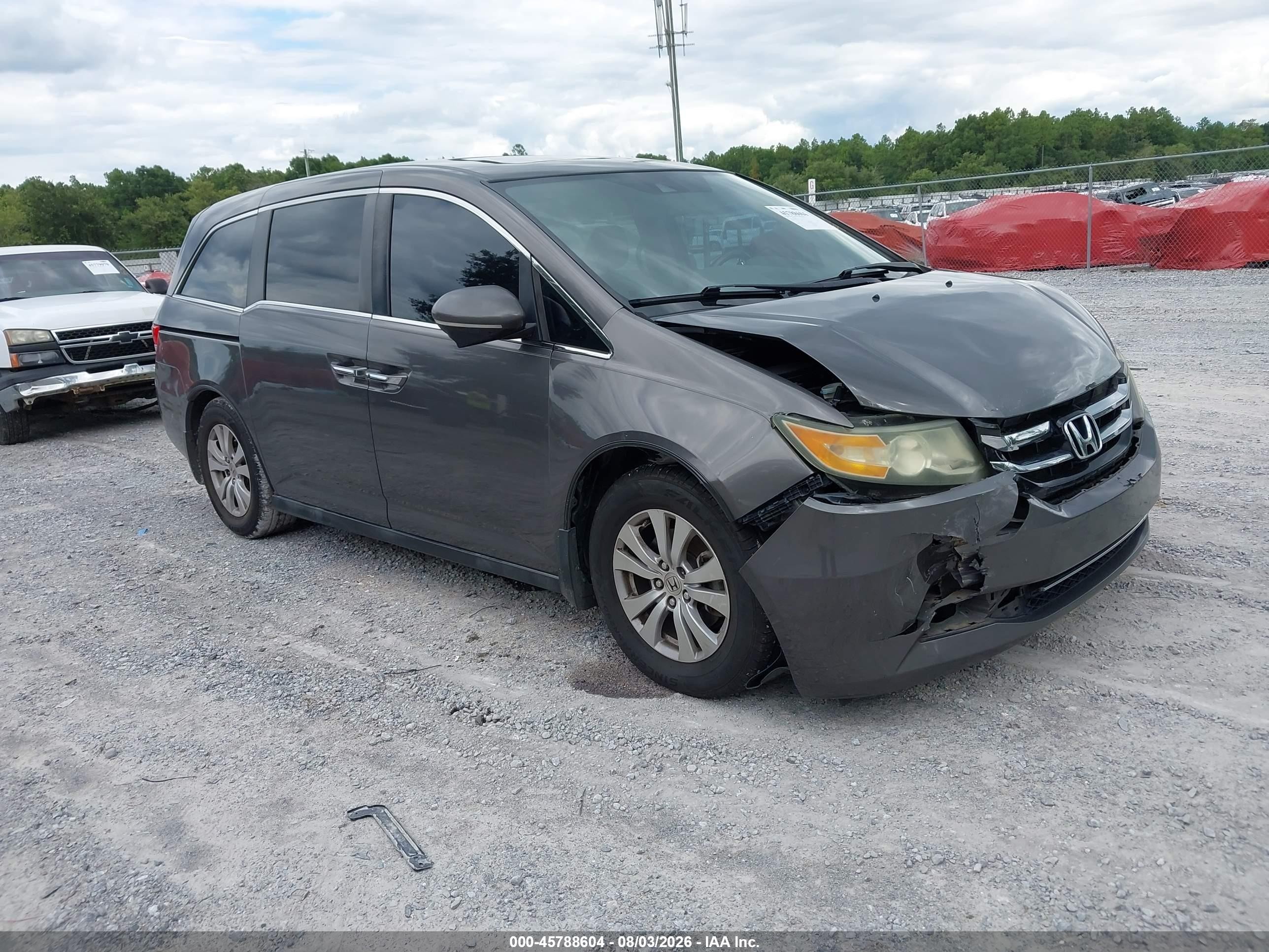 2014 Honda Odyssey EX-L, VIN 5FNRL5H6XEB139548 — Front end