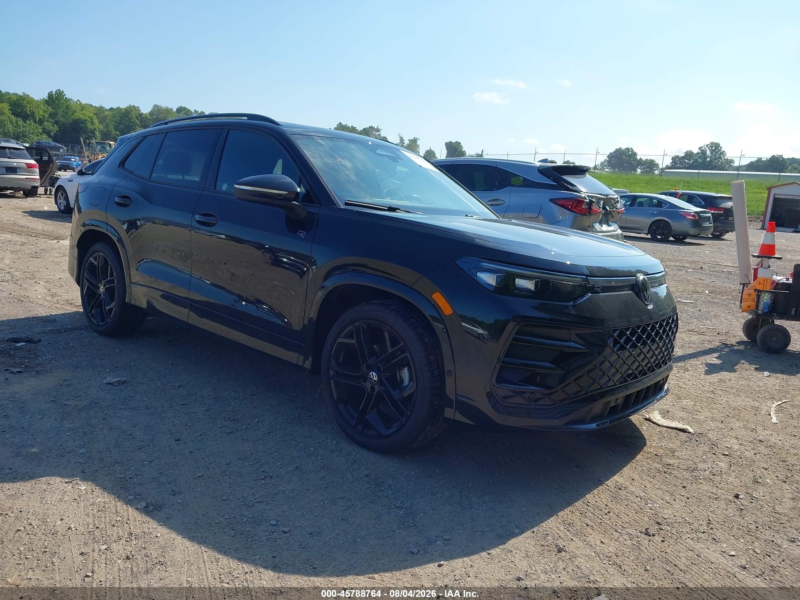 2026 Volkswagen Tiguan SE R-Line Black, VIN 3VVHR7RM2TM087278 — Зад