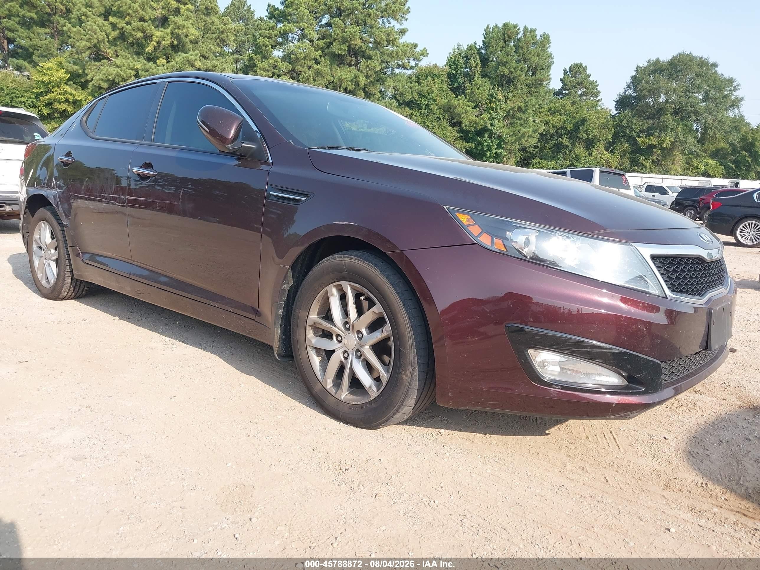 2013 Kia Optima LX, VIN 5XXGM4A73DG252156 — Бок