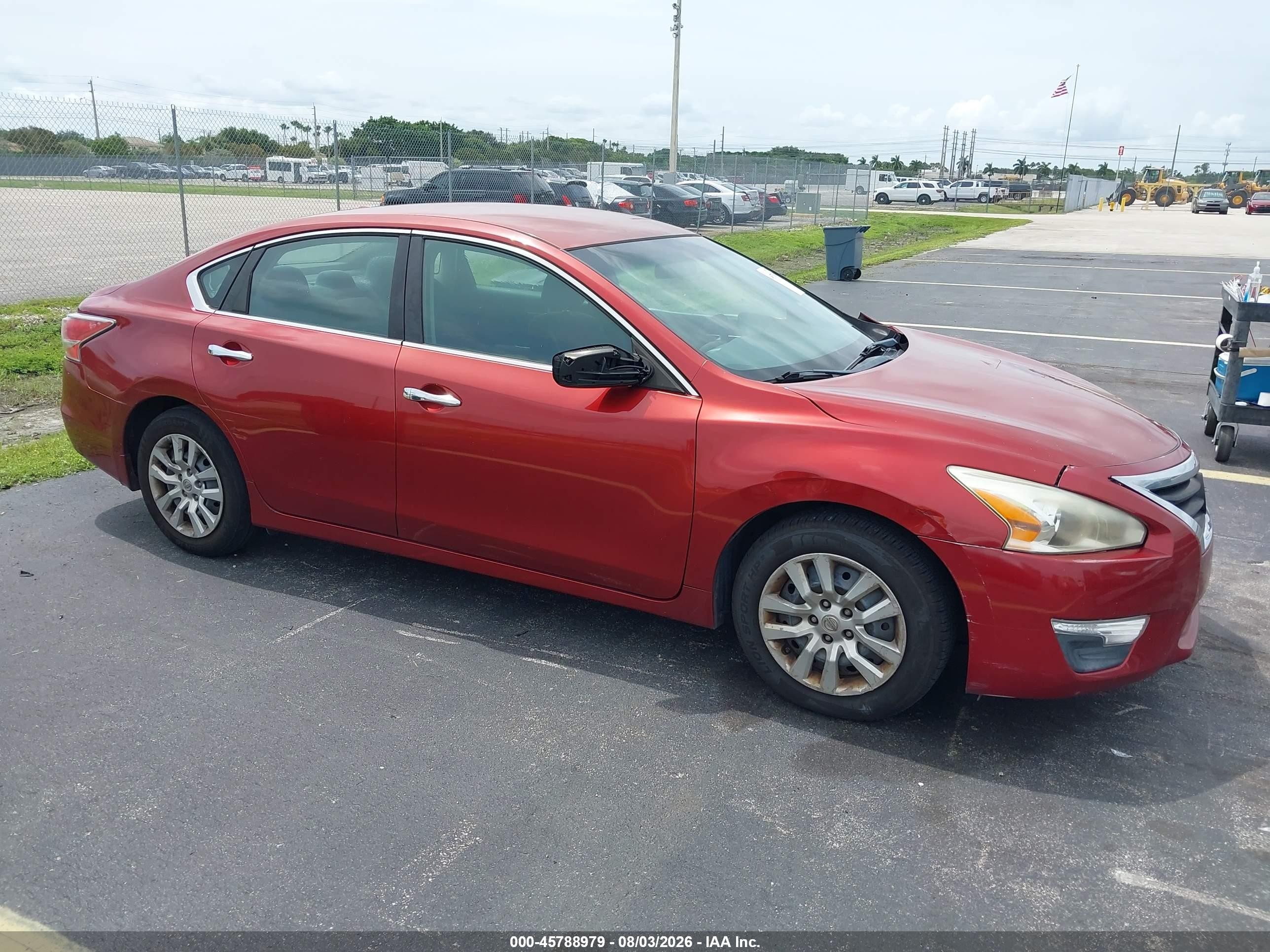 2015 Nissan Altima SV, VIN 1N4AL3AP0FC103828 — Front end