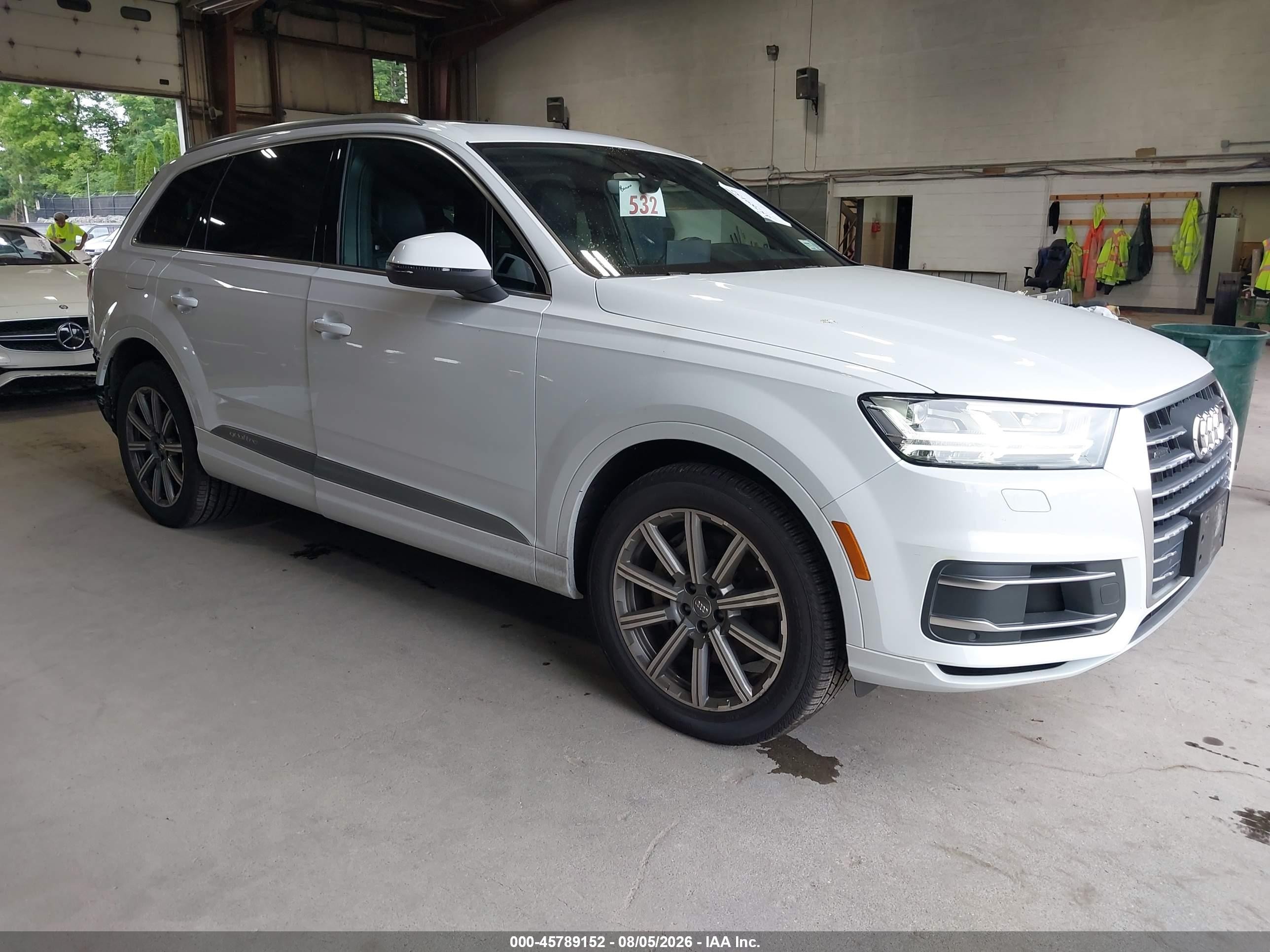 2019 Audi Q7 Premium Plus, VIN WA1LAAF73KD004506 — Rear end