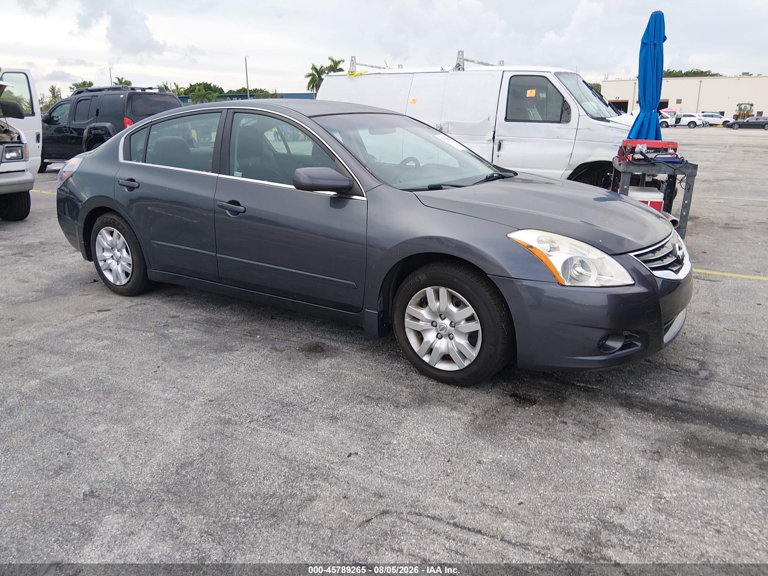 2011 Nissan Altima S, VIN 1N4AL2AP5BC108009 — Normal wear
