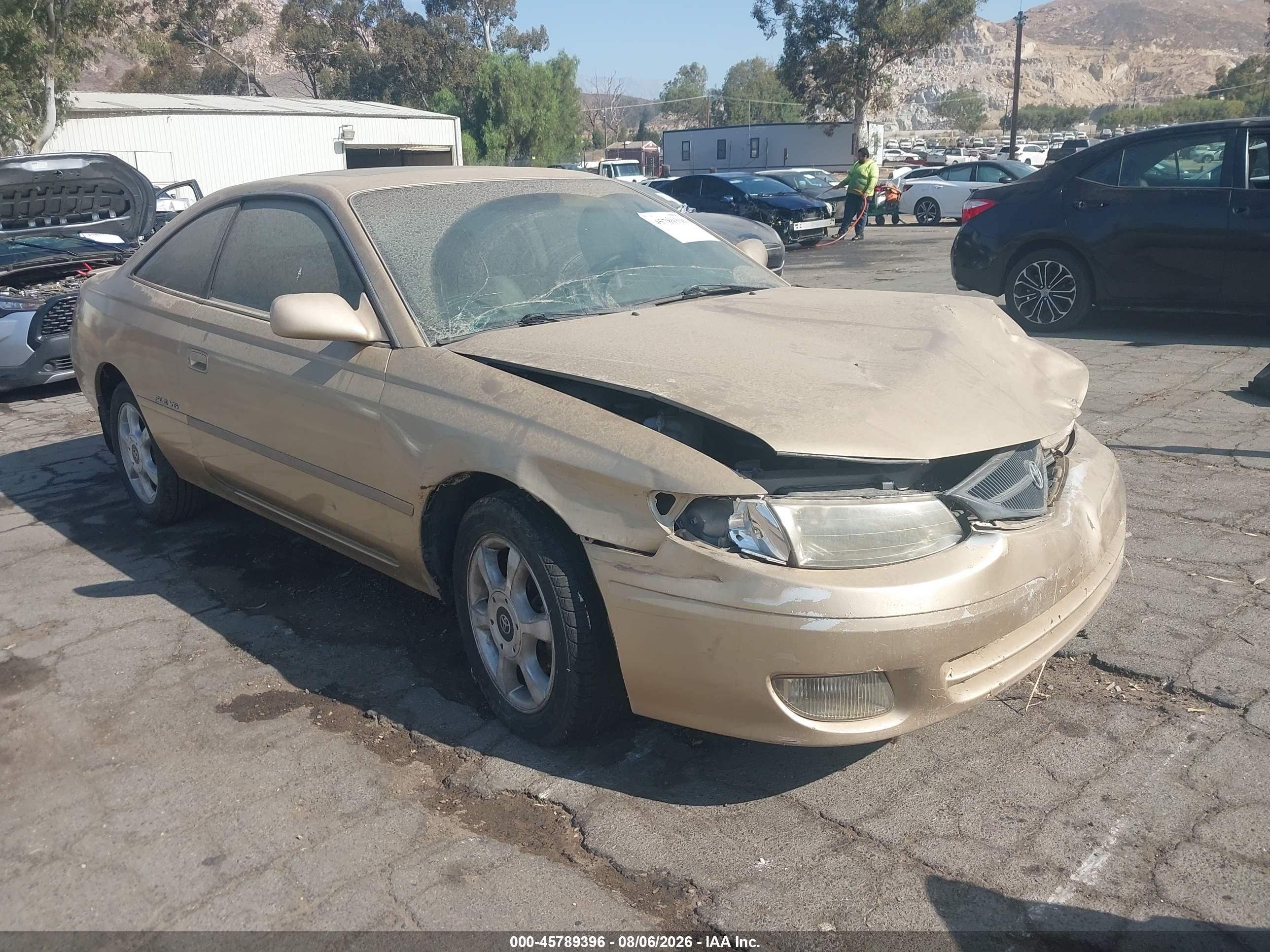 2000 Toyota Solara SLE, VIN 2T1CF28PXYC320758 — Normal wear