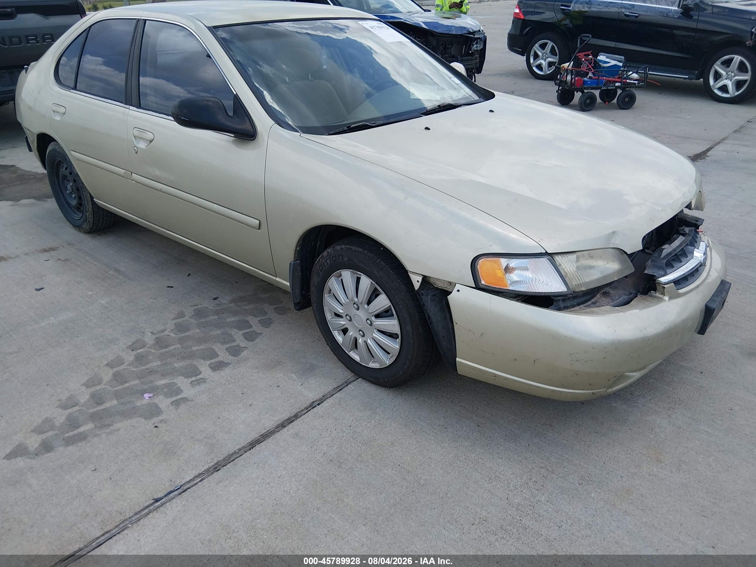 1999 Nissan Altima XE, VIN 1N4DL01D2XC236660 — Front end
