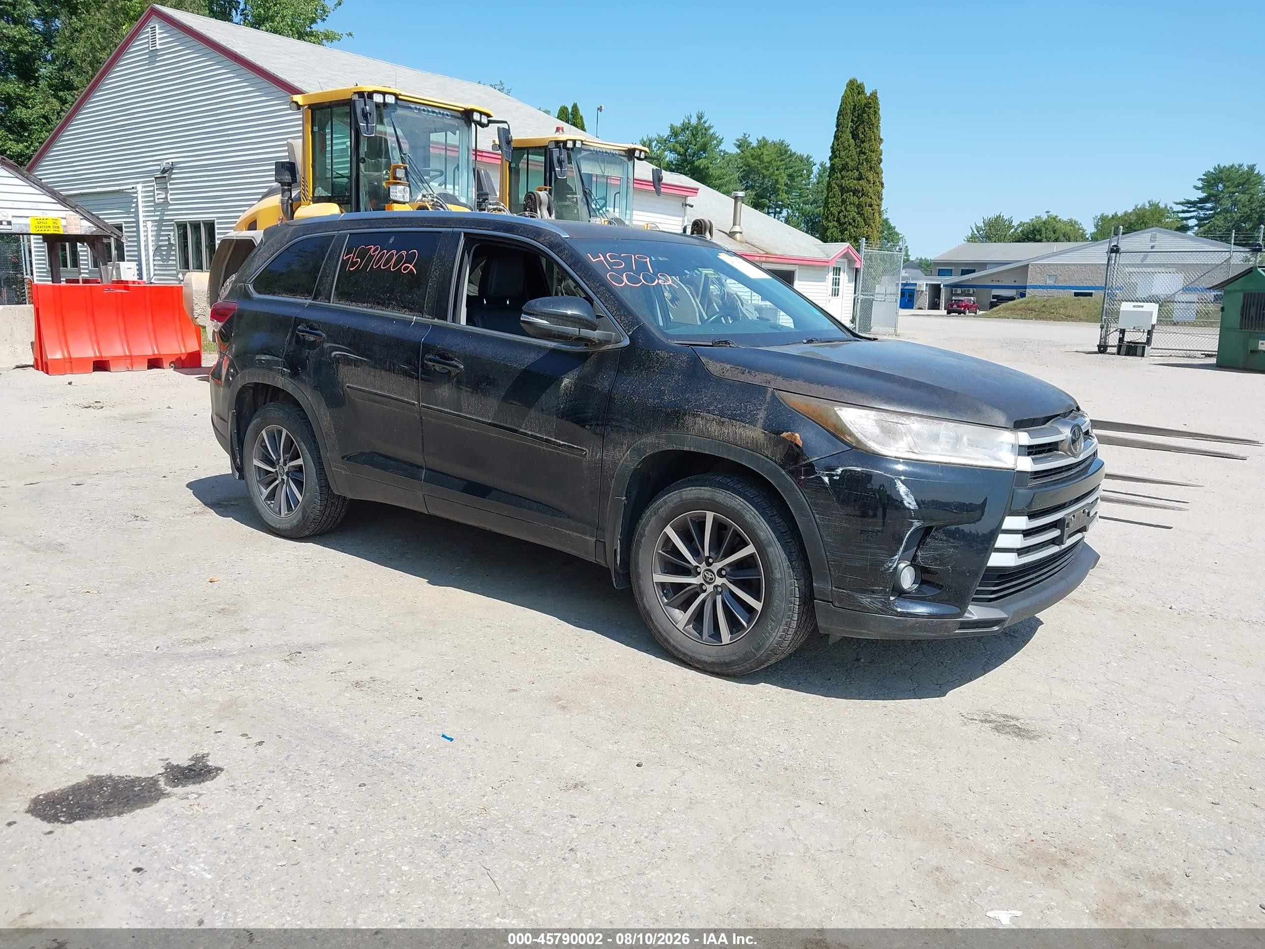 2018 Toyota Highlander XLE, VIN 5TDJZRFH3JS836931 — Normal wear