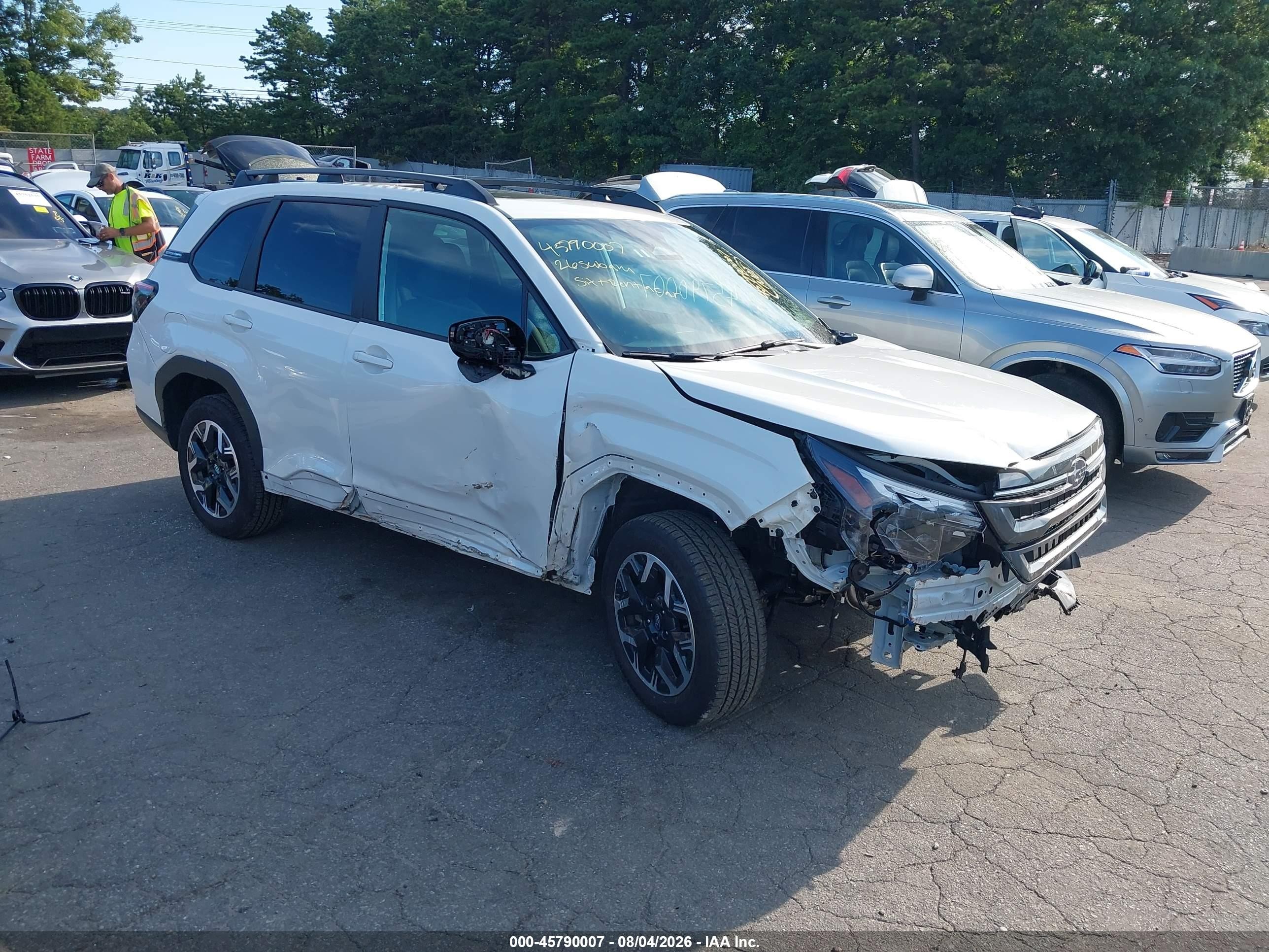 2026 Subaru Forester Premium, VIN 4S4SLDD60T3071980 — Front end