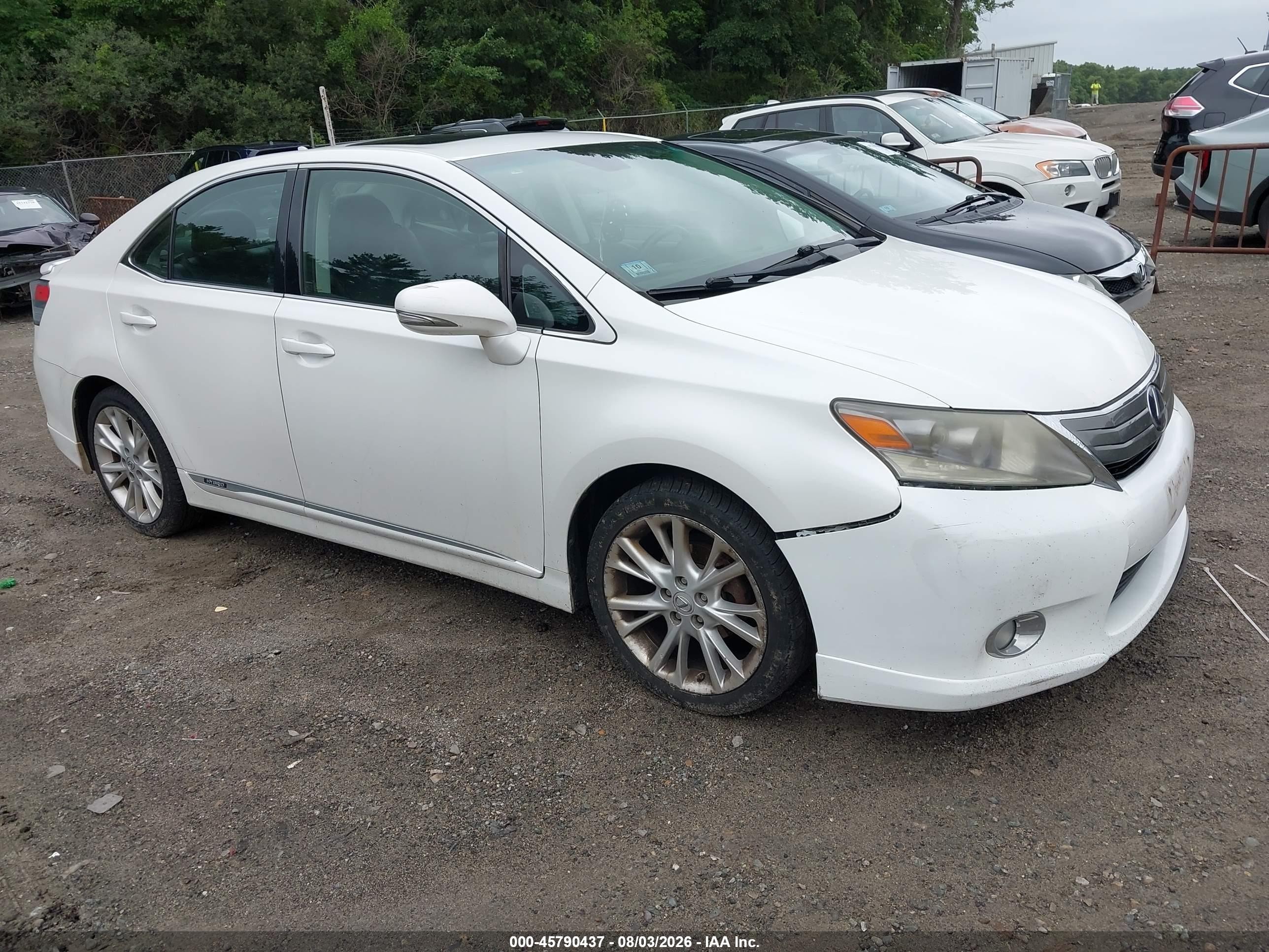 2010 Lexus HS 250h Premium, VIN JTHBB1BA1A2019420 — Normal wear