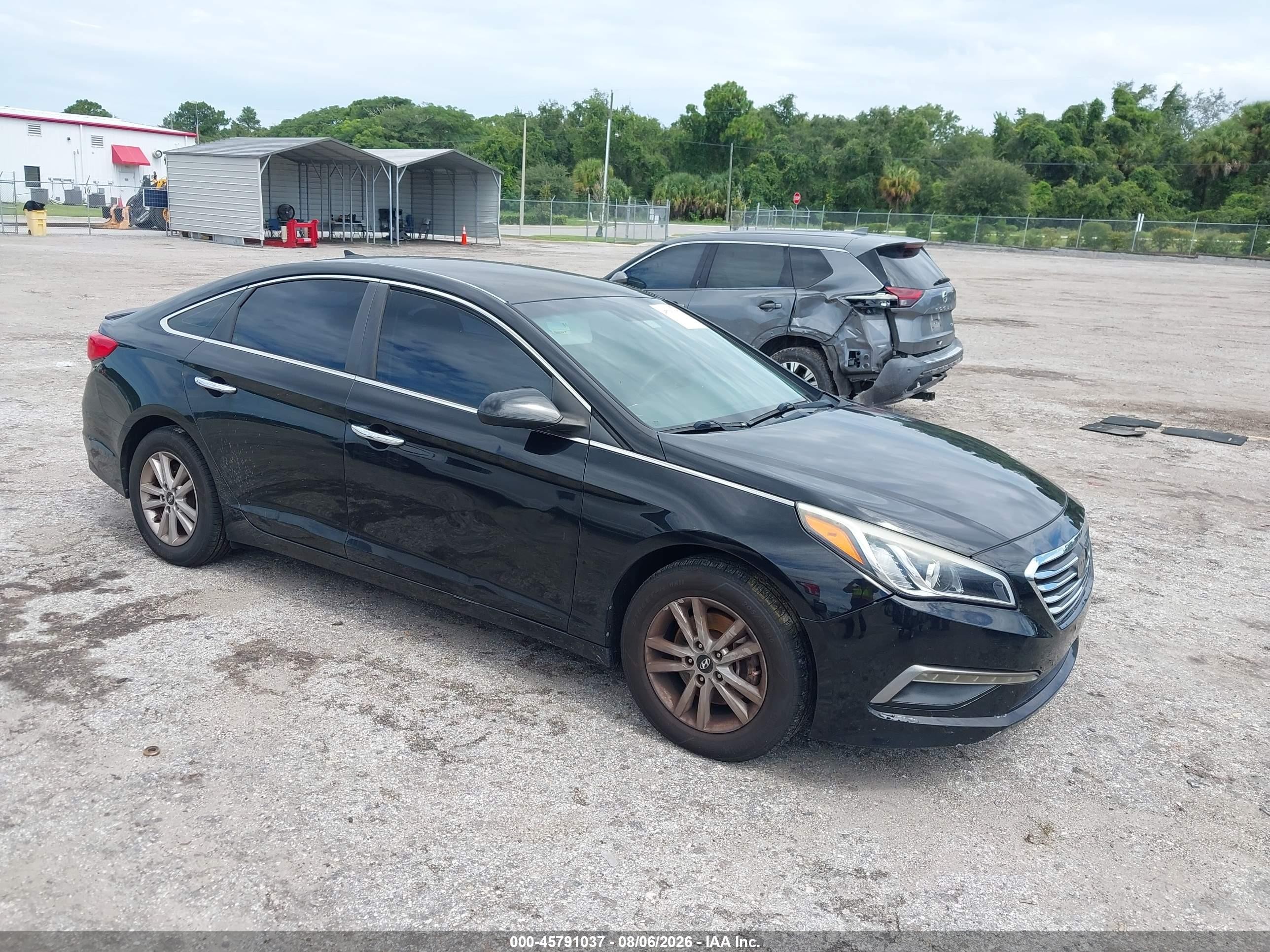2015 Hyundai Sonata SE, VIN 5NPE24AFXFH155662 — Normal wear