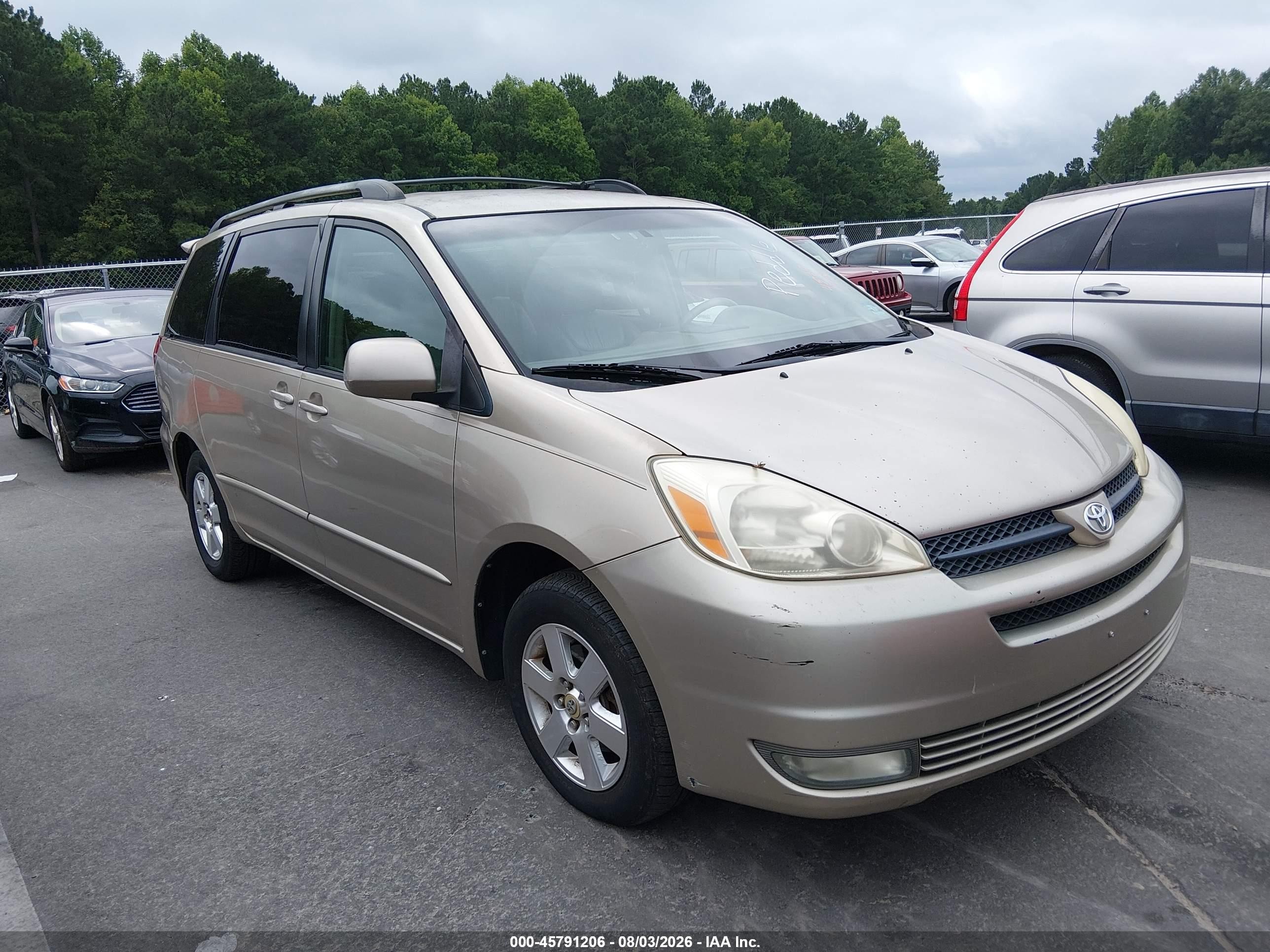 2005 Toyota Sienna XLE Limited, VIN 5TDZA22C35S225010 — Normal wear