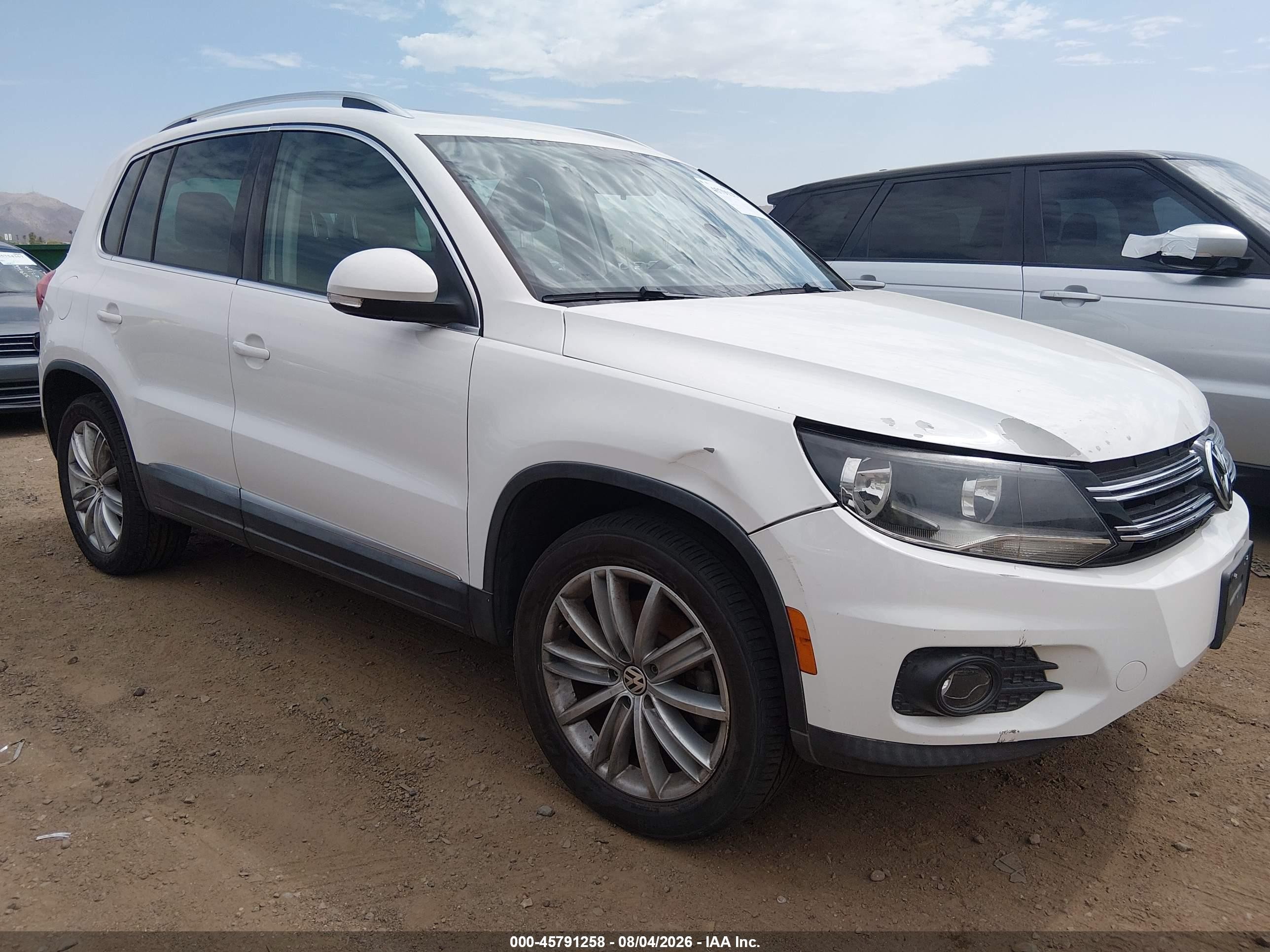2013 Volkswagen Tiguan S, VIN WVGAV7AX6DW551011 — Normal wear
