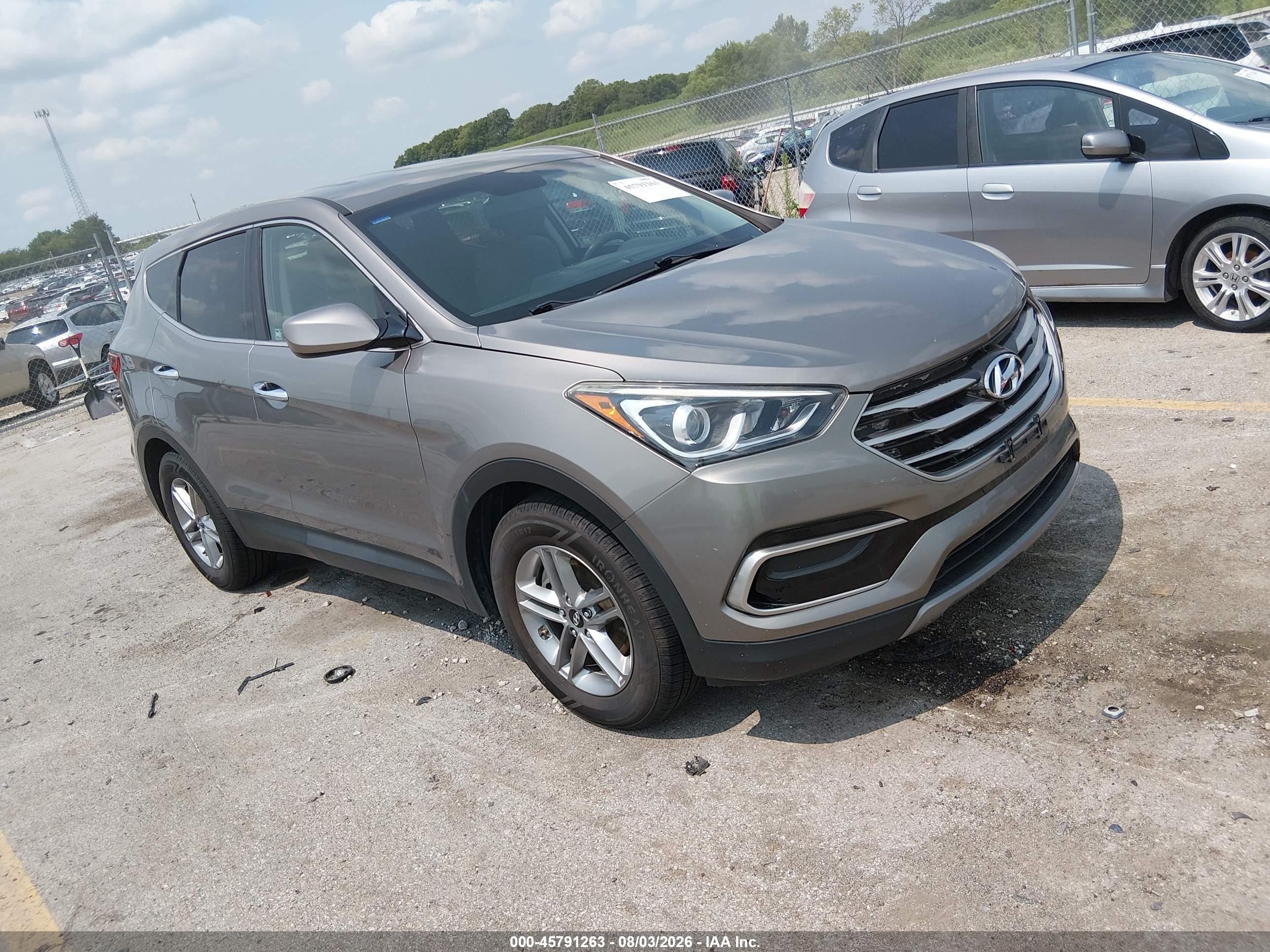 2017 Hyundai Santa Fe 2.4L, VIN 5XYZT3LB8HG436985 — Normal wear