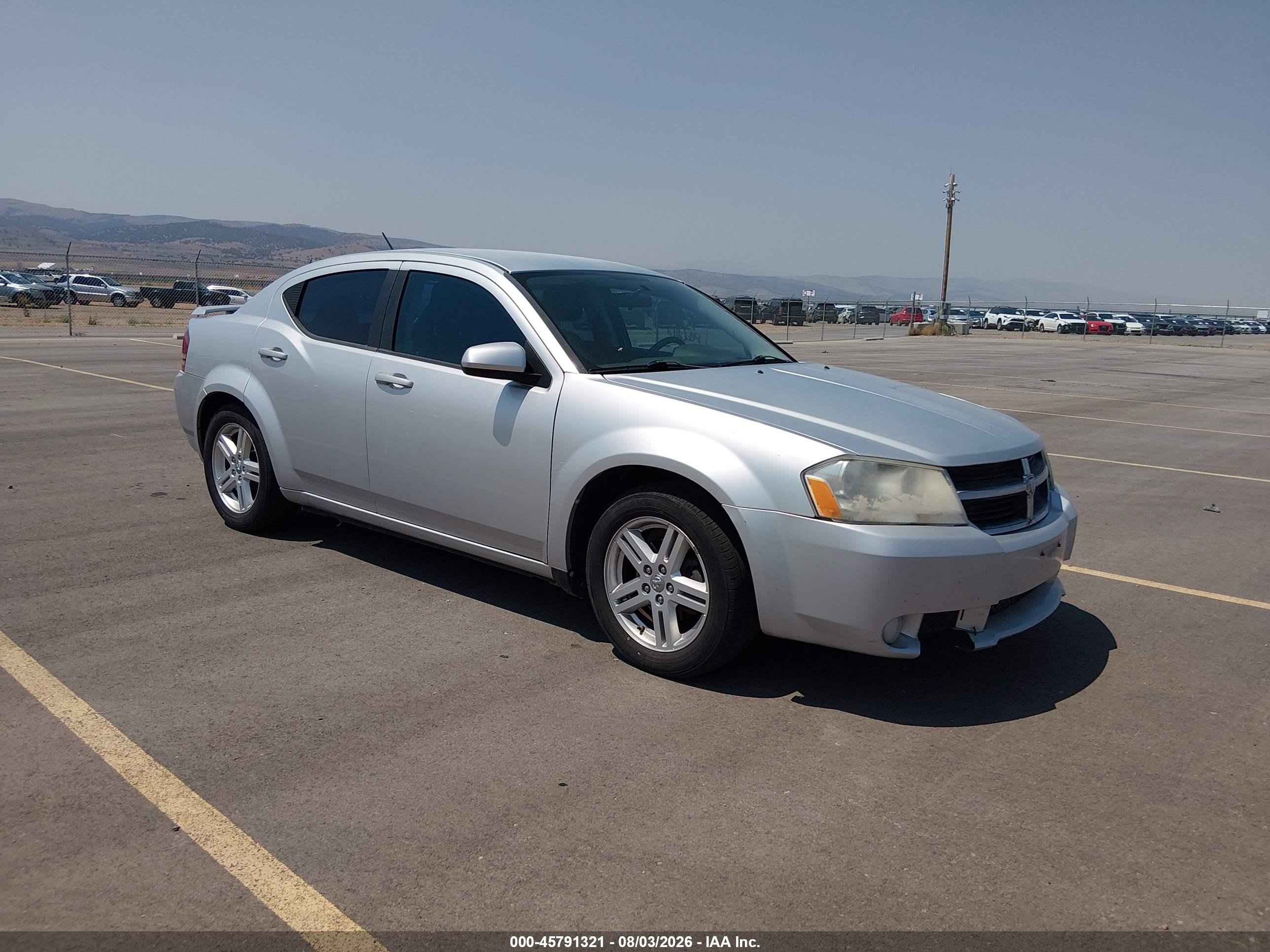 2010 Dodge Avenger R/T, VIN 1B3CC5FB7AN220901 — Normal wear
