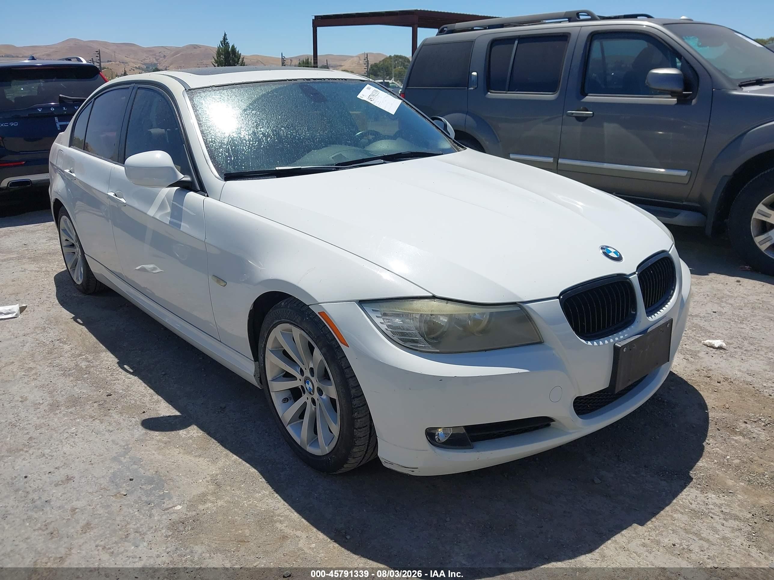 2011 BMW 3 Series 328i, VIN WBAPH5C54BA443077 — Normal wear