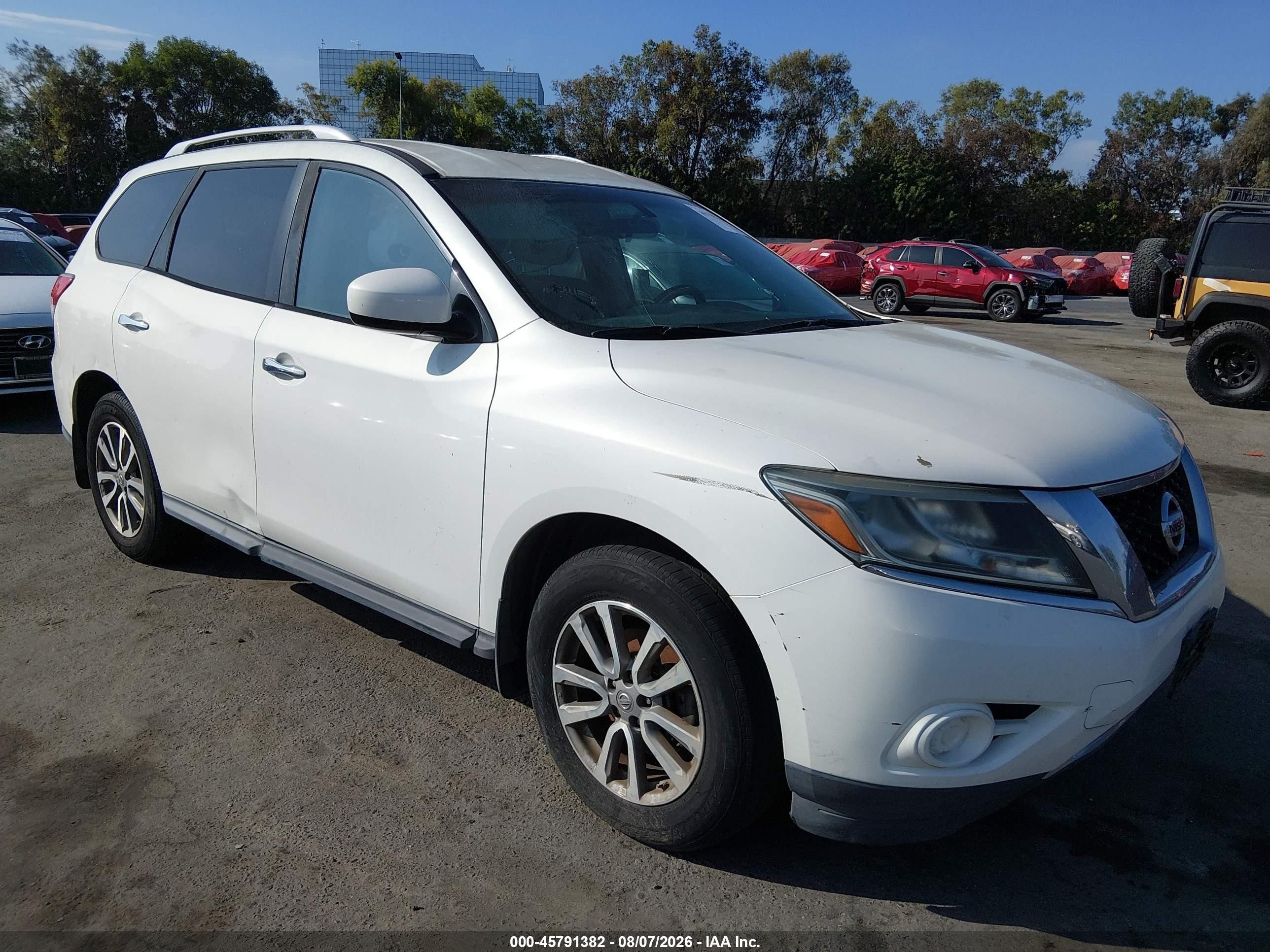 2014 Nissan Pathfinder S, VIN 5N1AR2MN8EC729831 — Normal wear