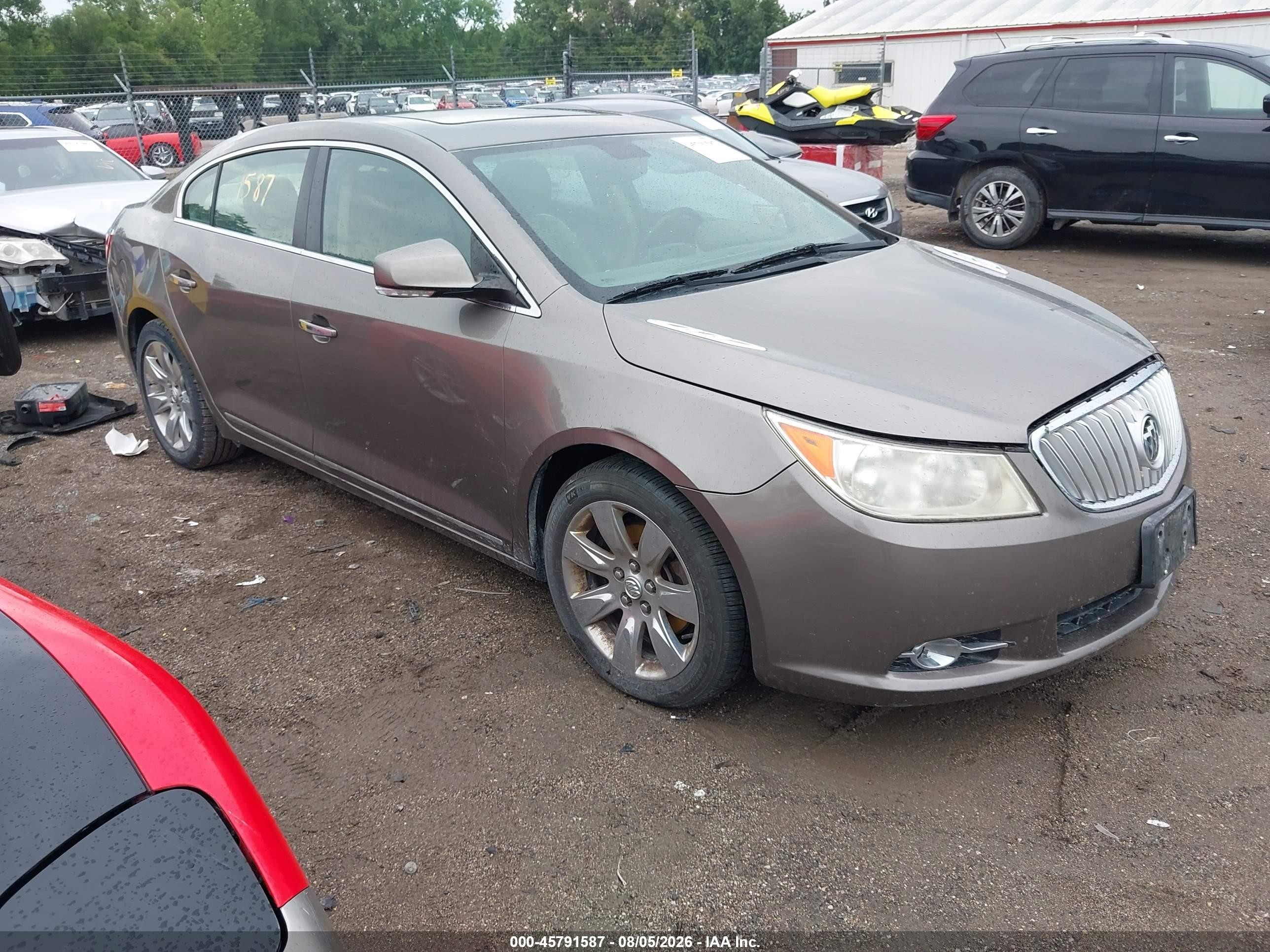 2010 Buick LaCrosse CXL, VIN 1G4GC5EG5AF176111 — Normal wear