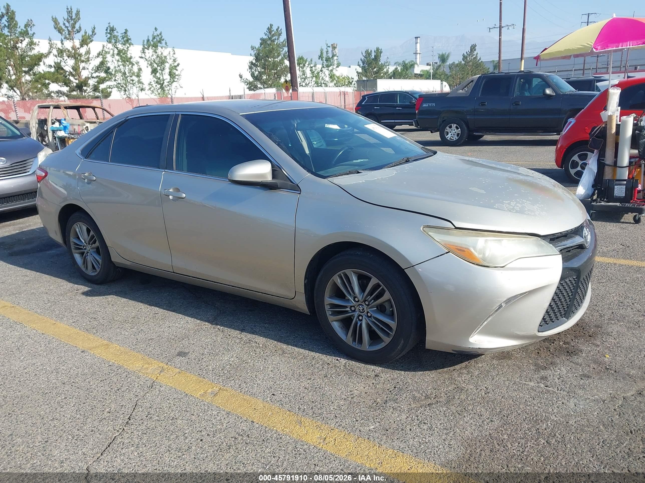 2016 Toyota Camry SE, VIN 4T1BF1FK3GU508550 — Normal wear