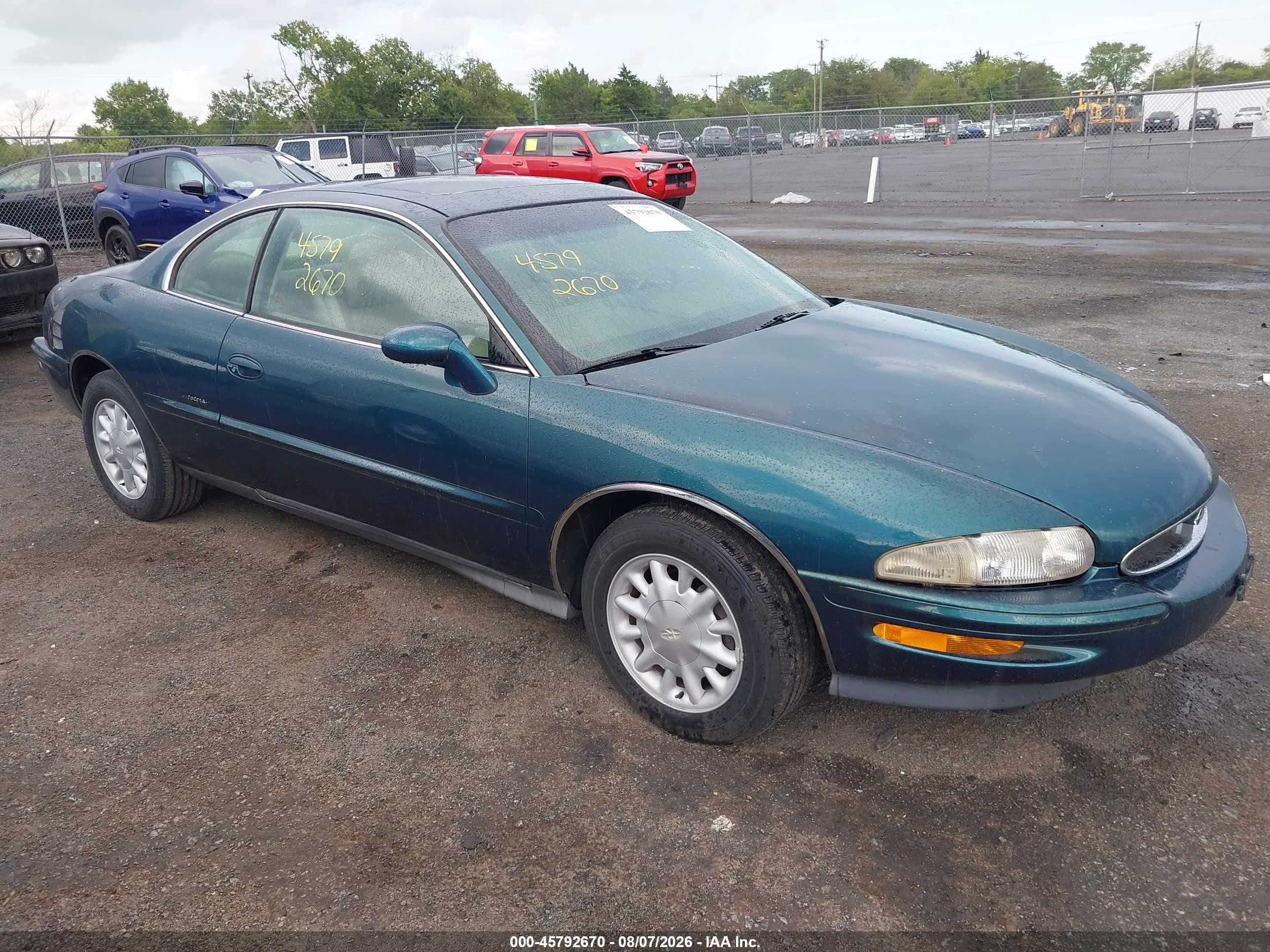 1997 Buick Riviera, VIN 1G4GD2212V4703244 — Normal wear