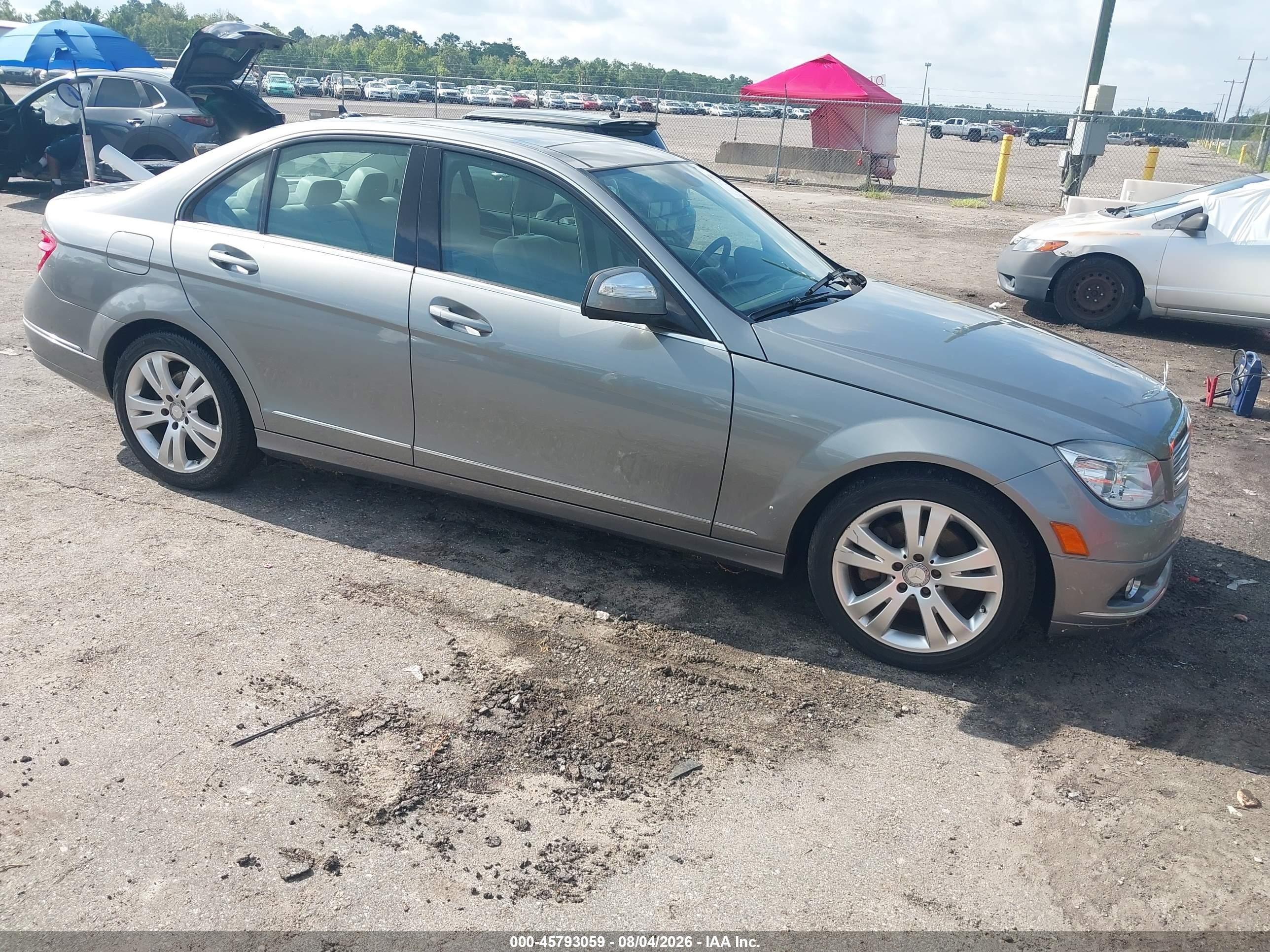2009 Mercedes-Benz C 300 Sport, VIN WDDGF54X99F216186 — Normal wear