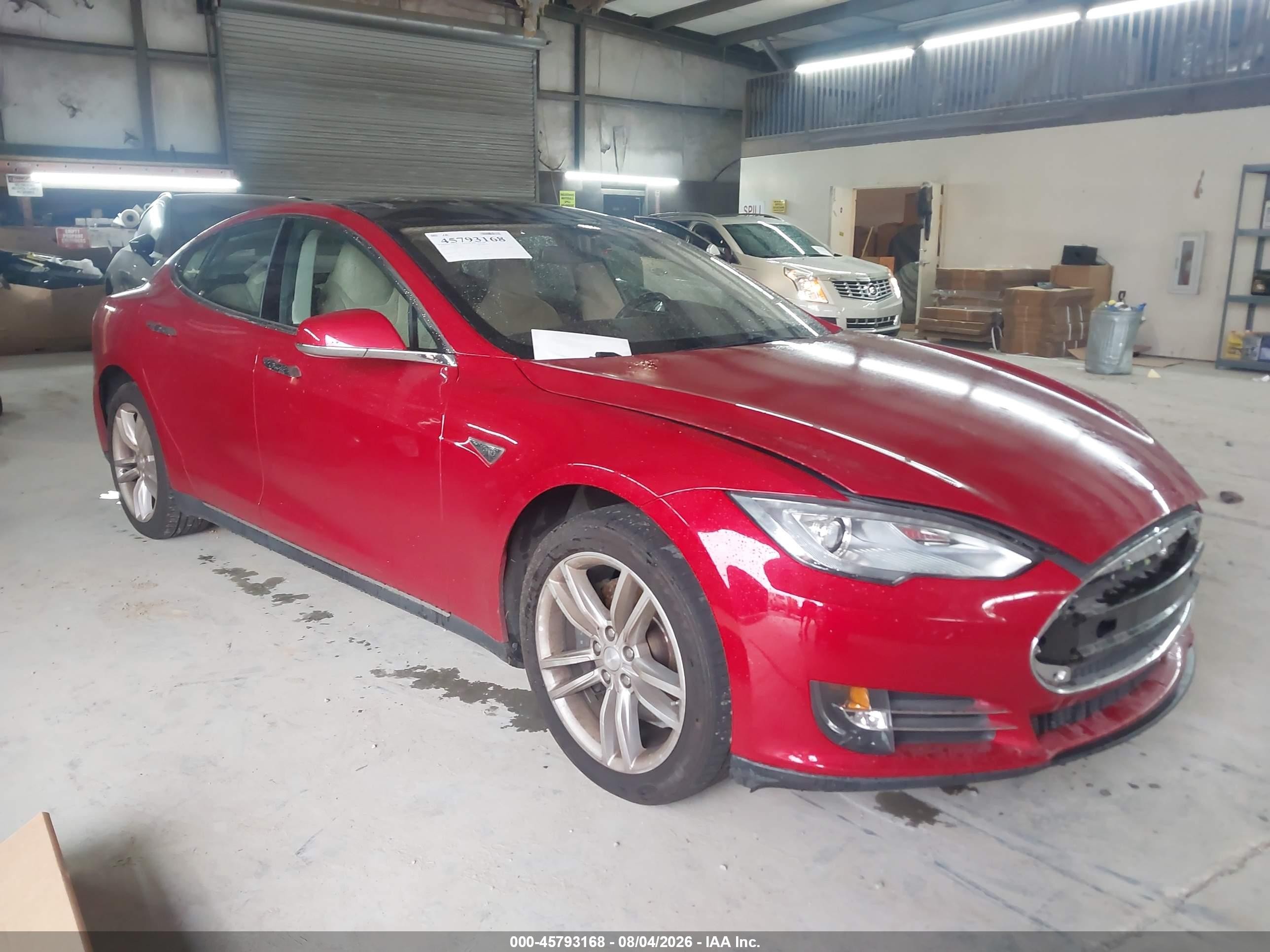 2013 Tesla Model S, VIN 5YJSA1CN2DFP18336 — Normal wear