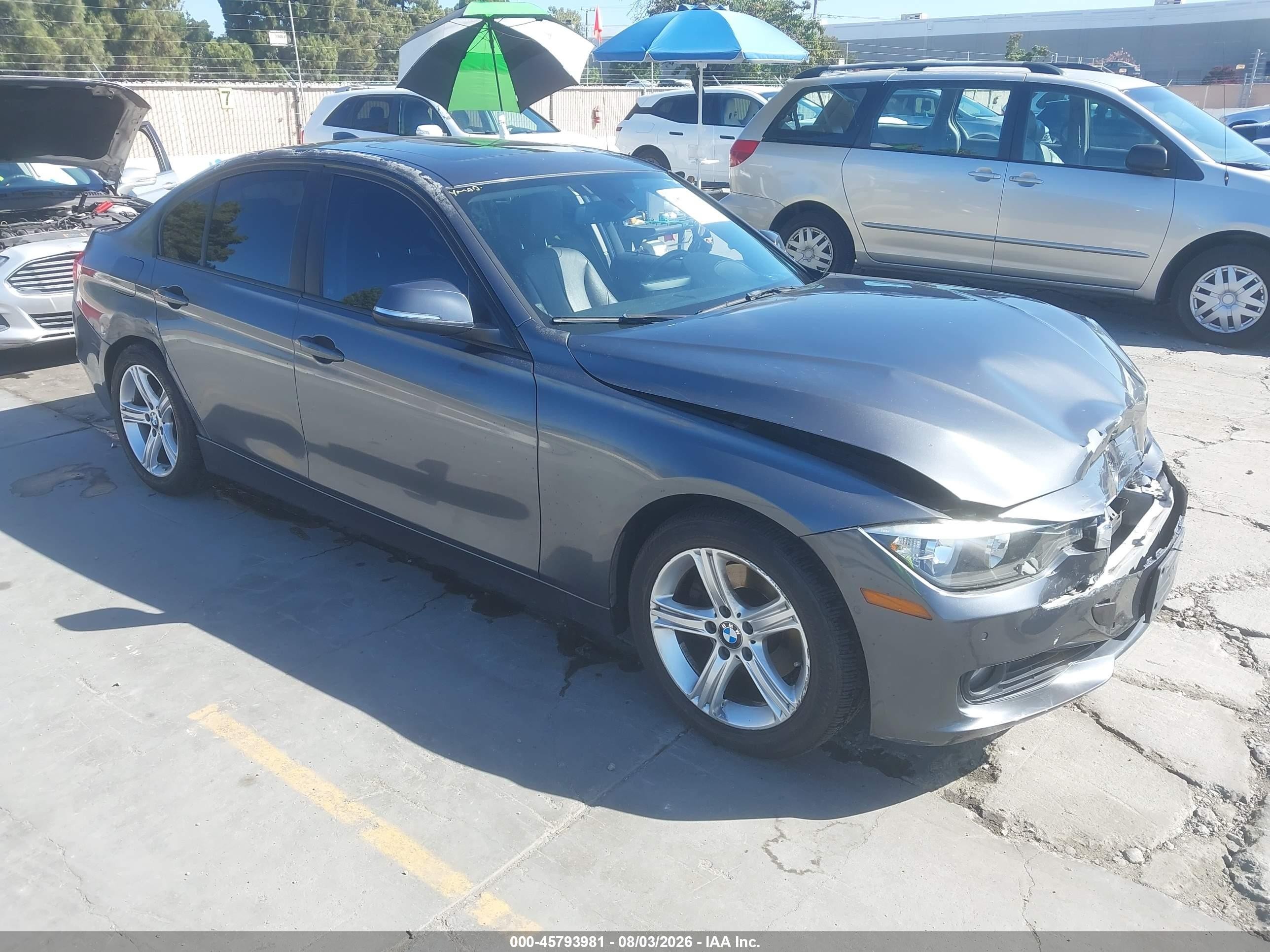 2013 BMW 3 Series 328i, VIN WBA3C1C5XDF441152 — Normal wear