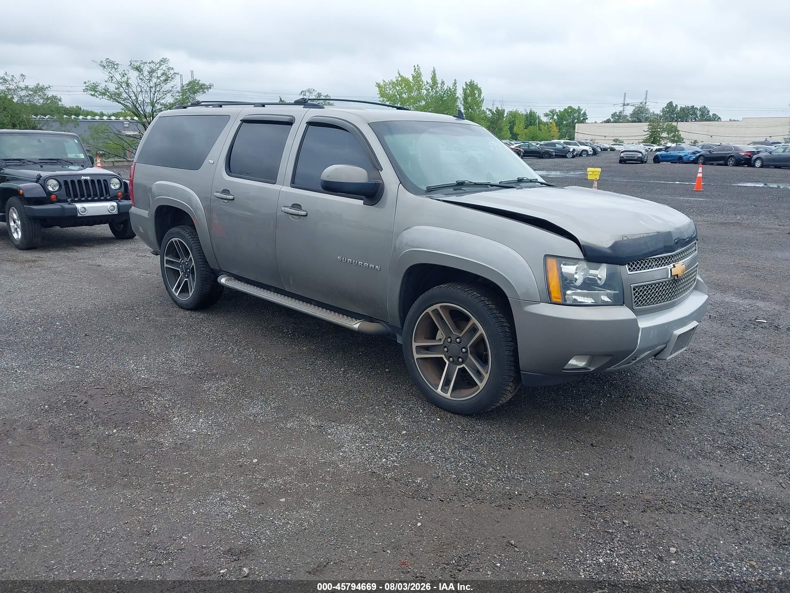 2012 Chevrolet Suburban LT, VIN 1GNSKJE72CR178479 — Normal wear