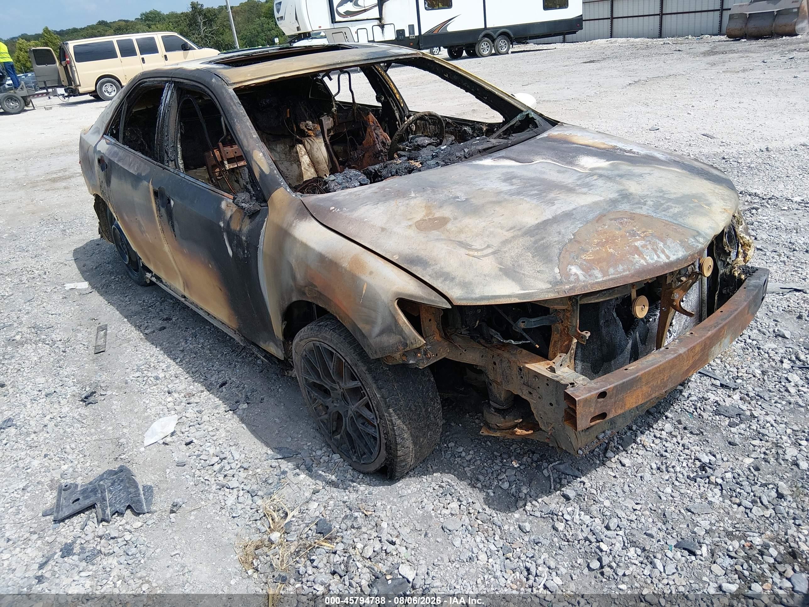 2013 Toyota Camry XLE, VIN 4T1BK1FK8DU020721 — Burn