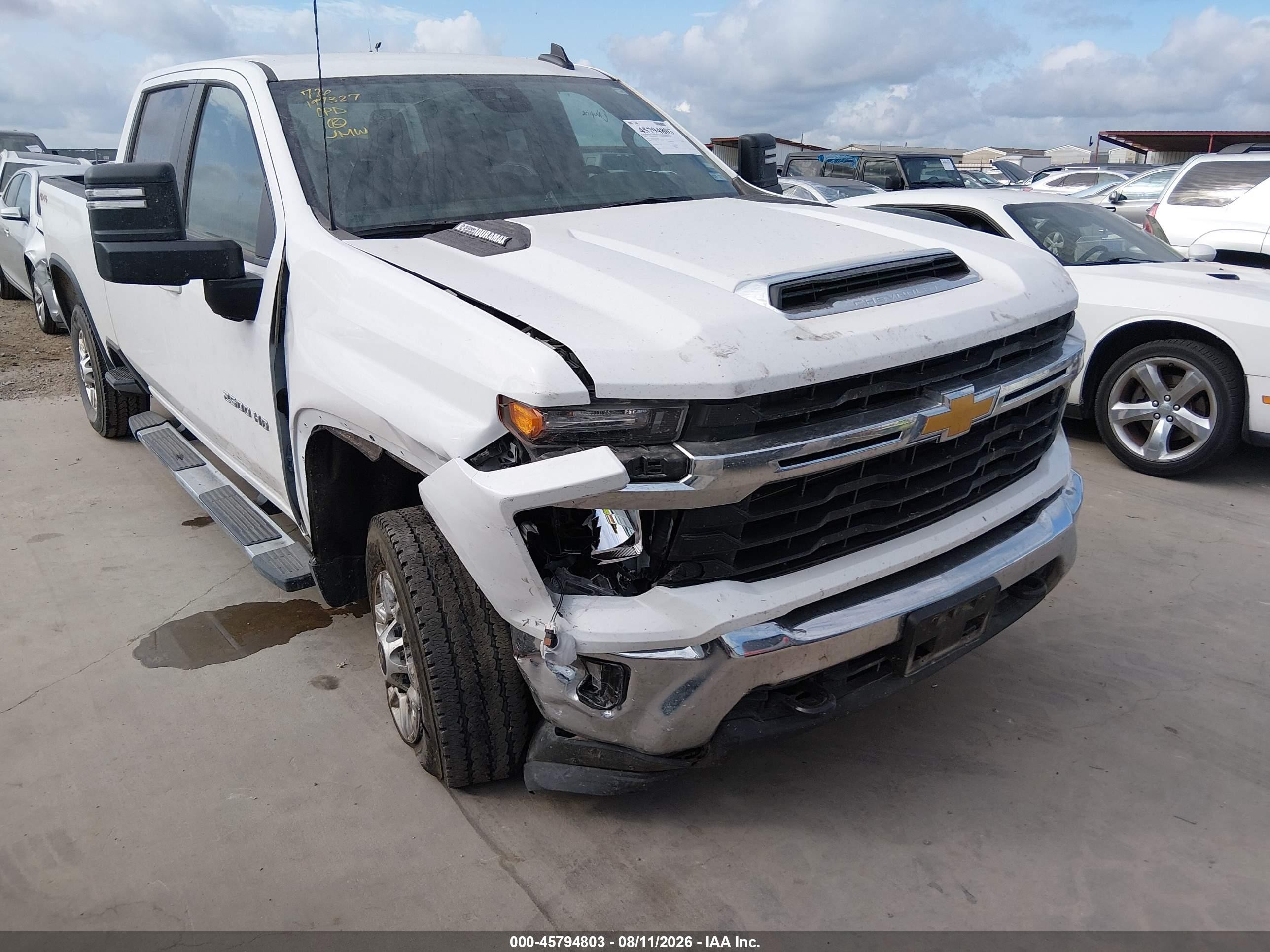 2025 Chevrolet Silverado 2500HD LT, VIN 2GC1KNEY0S1233913 — Front end