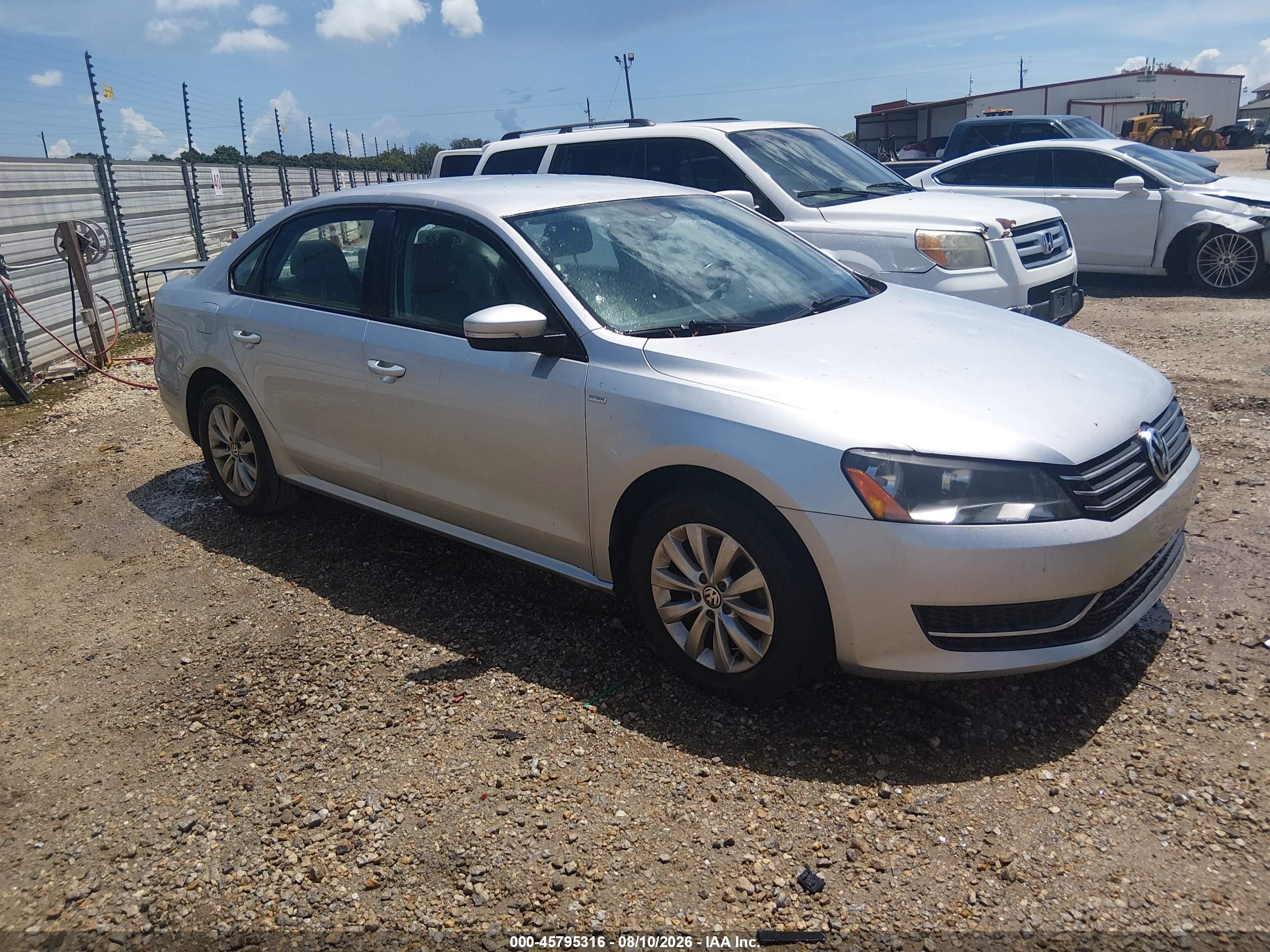 2015 Volkswagen Passat S, VIN 1VWAS7A36FC015476 — Normal wear