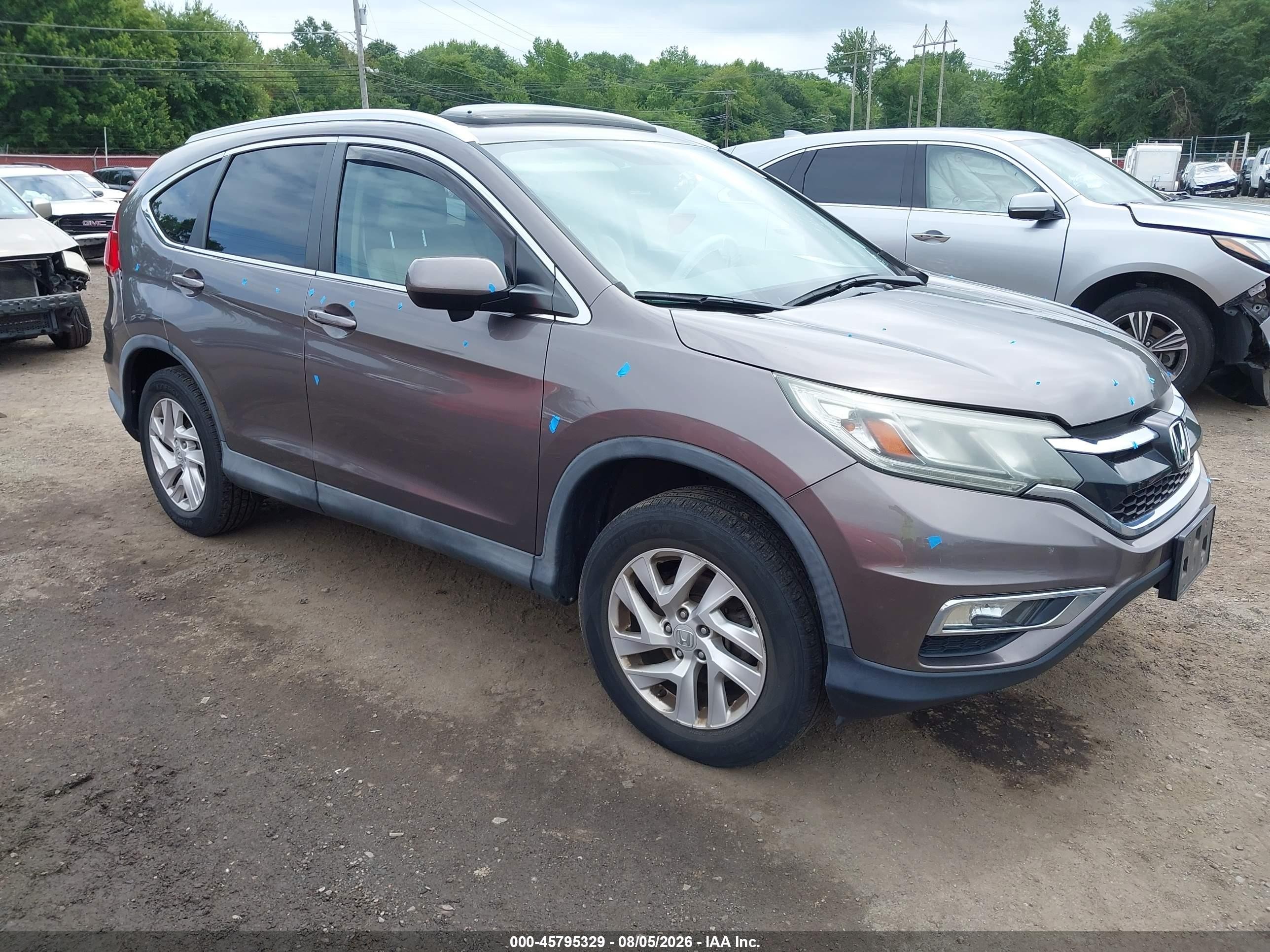 2015 Honda CR-V EX-L, VIN 2HKRM4H76FH661774 — Rear end
