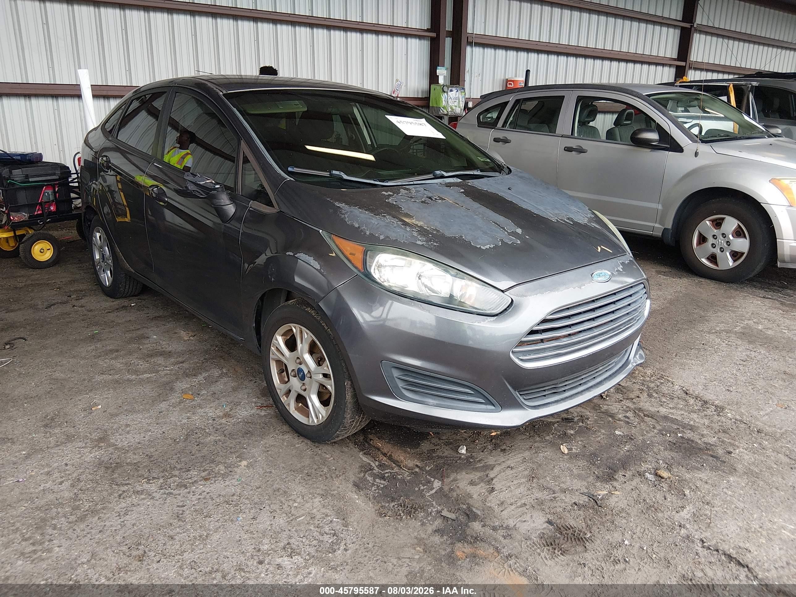 2014 Ford Fiesta SE, VIN 3FADP4BJ4EM120730 — Normal wear