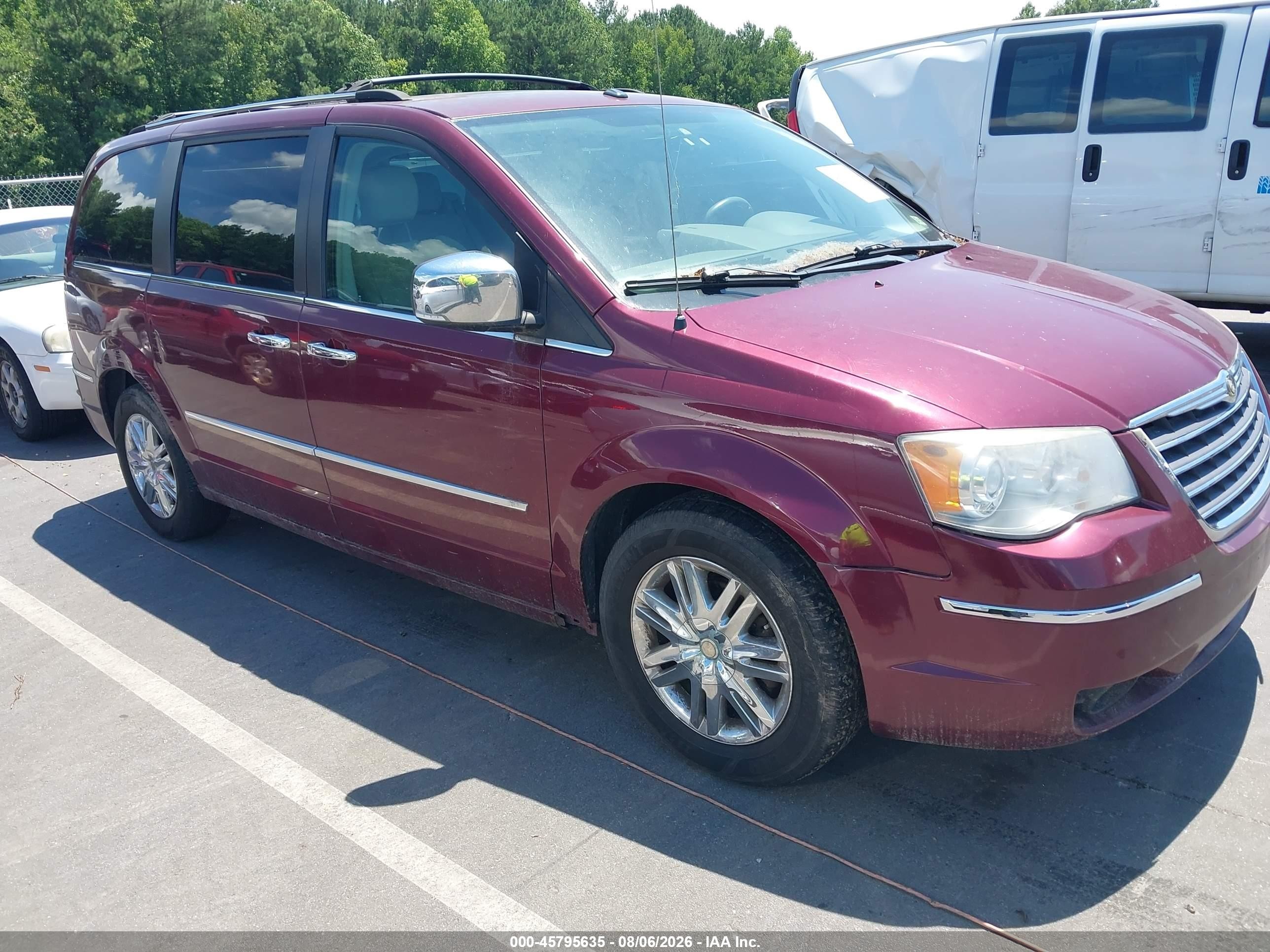 2008 Chrysler Town & Country Limited, VIN 2A8HR64X68R718018 — Side
