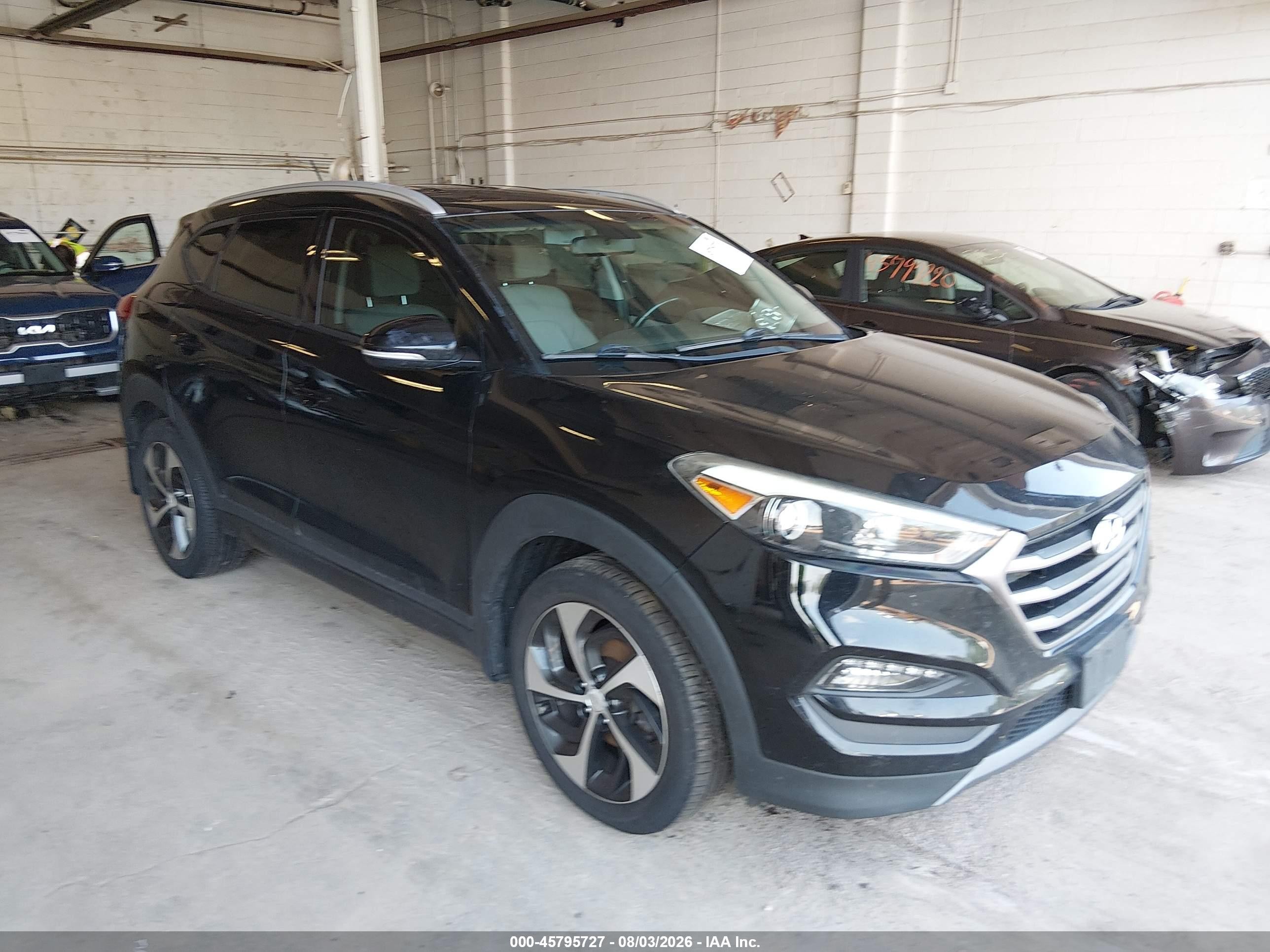 2016 Hyundai Tucson Limited, VIN KM8J33A22GU267751 — Normal wear