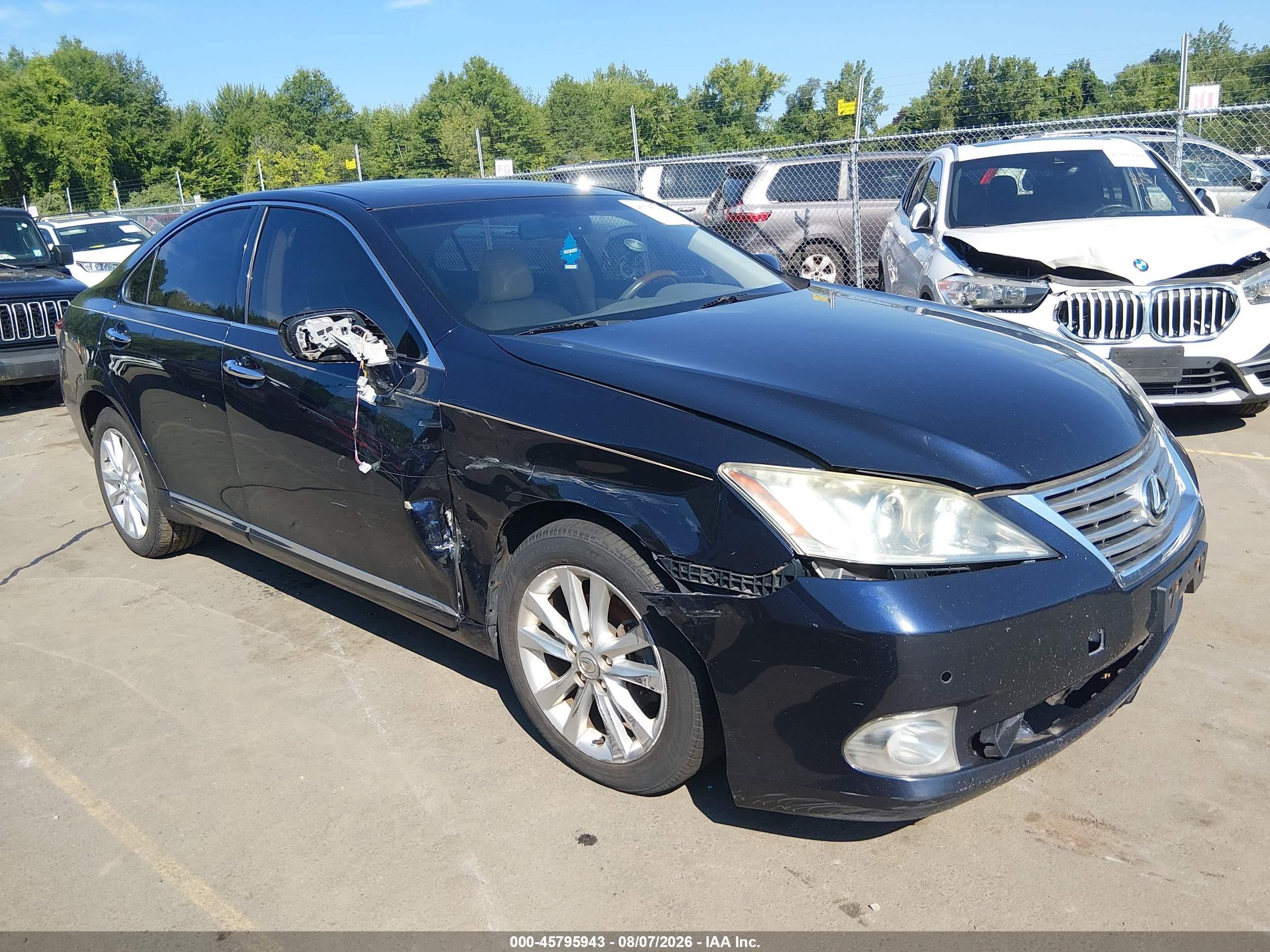 2010 Lexus ES 330, VIN JTHBK1EG2A2408034 — Side